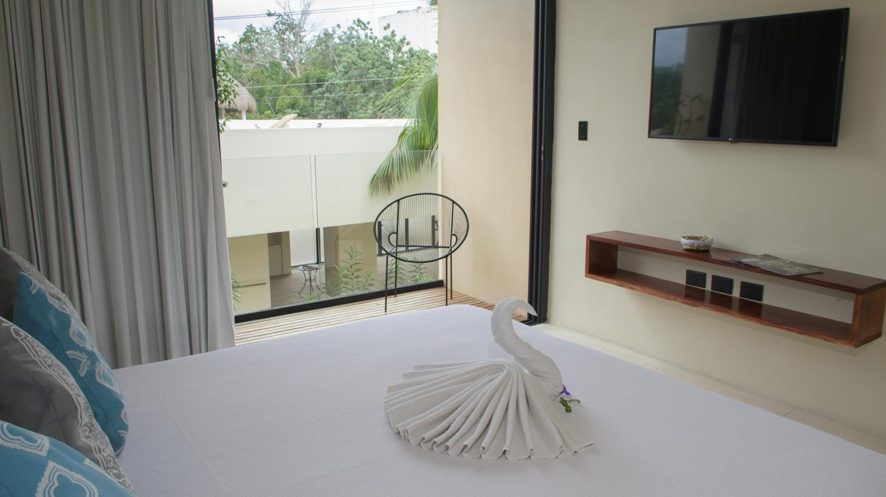 Moonshine Tulum Hotel & Hostel — 11