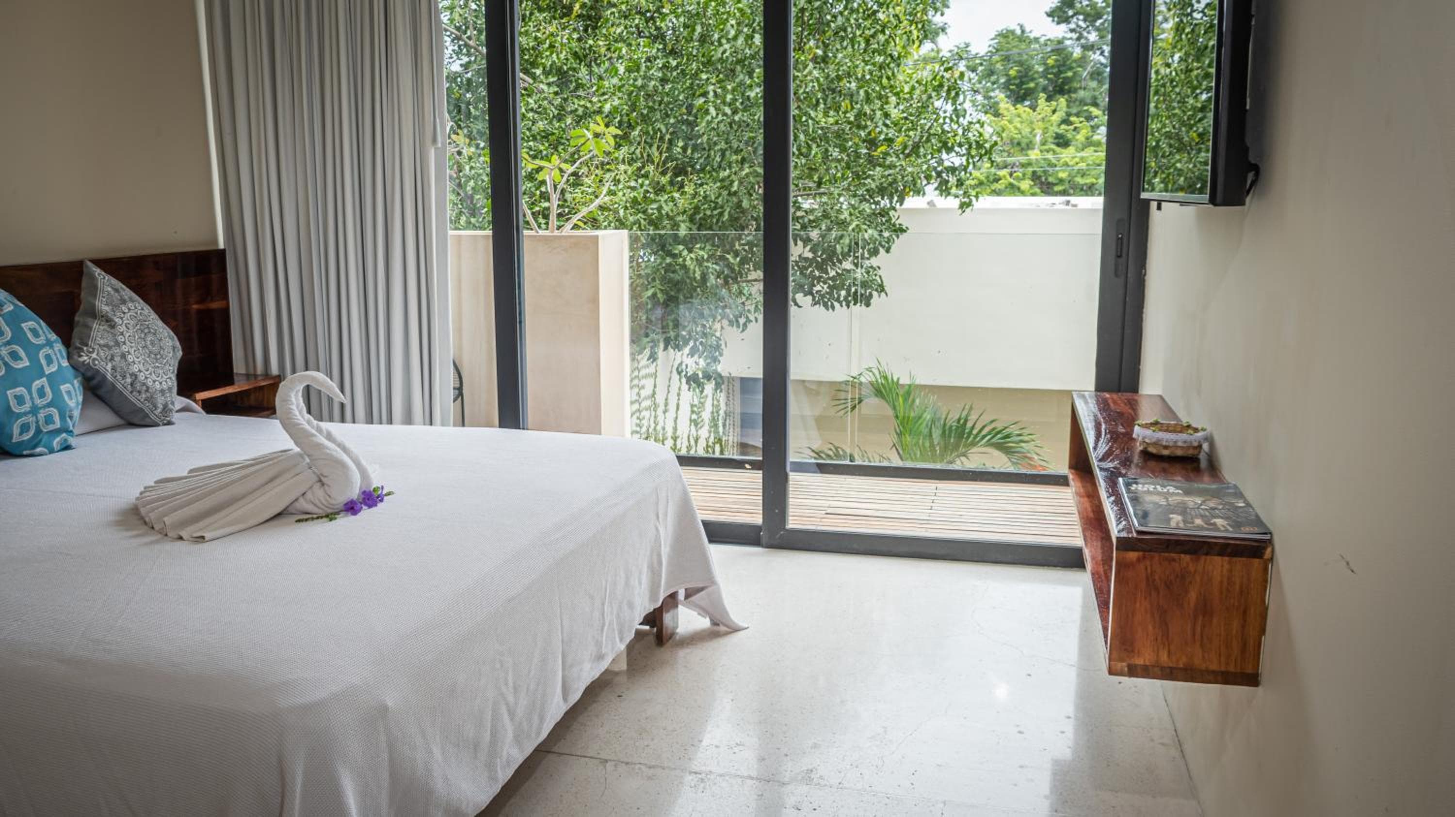 Moonshine Tulum Hotel & Hostel — 2