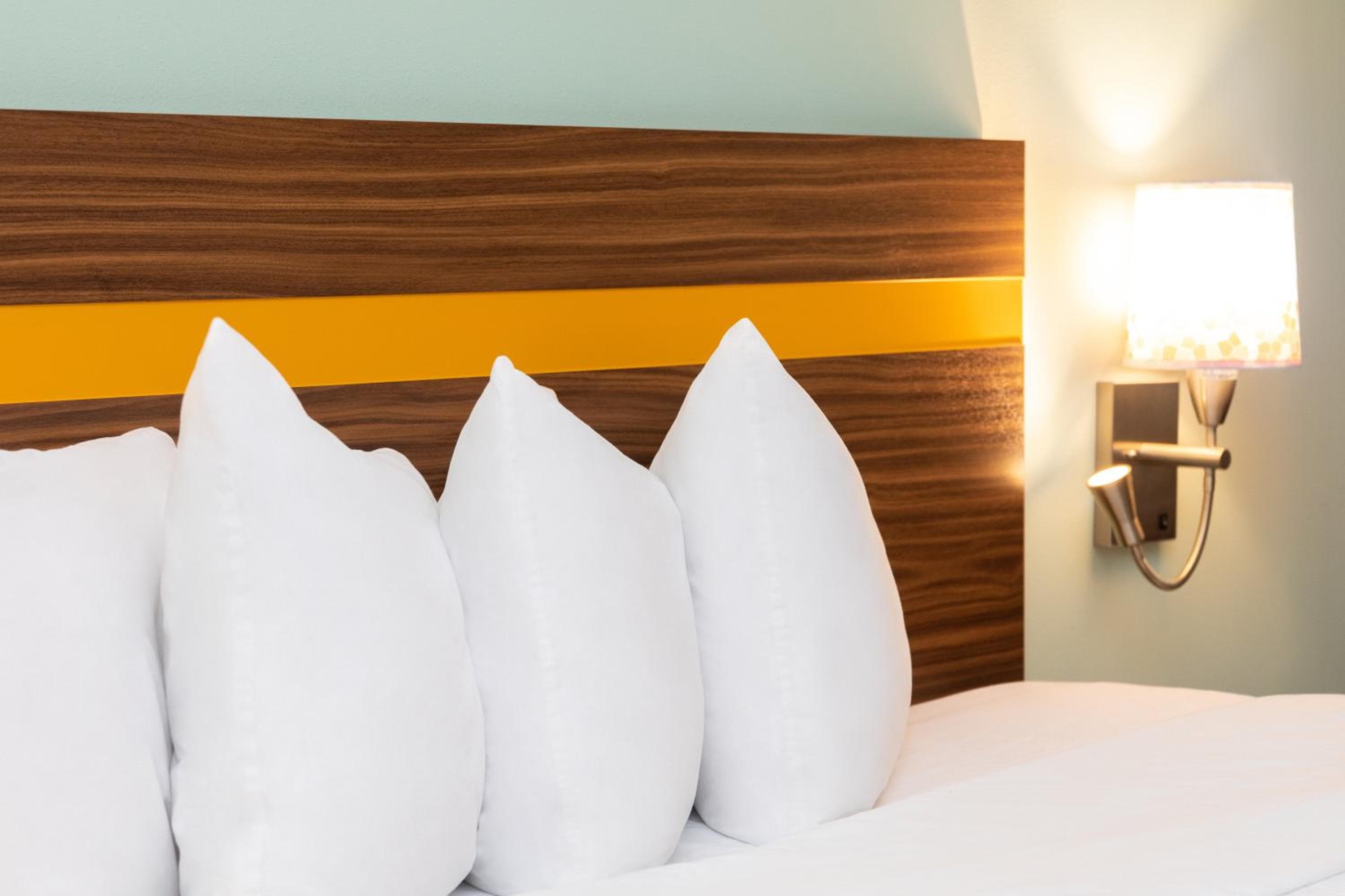 SPOT X Hotel Orlando Intl Dr by The Red Collection — 24