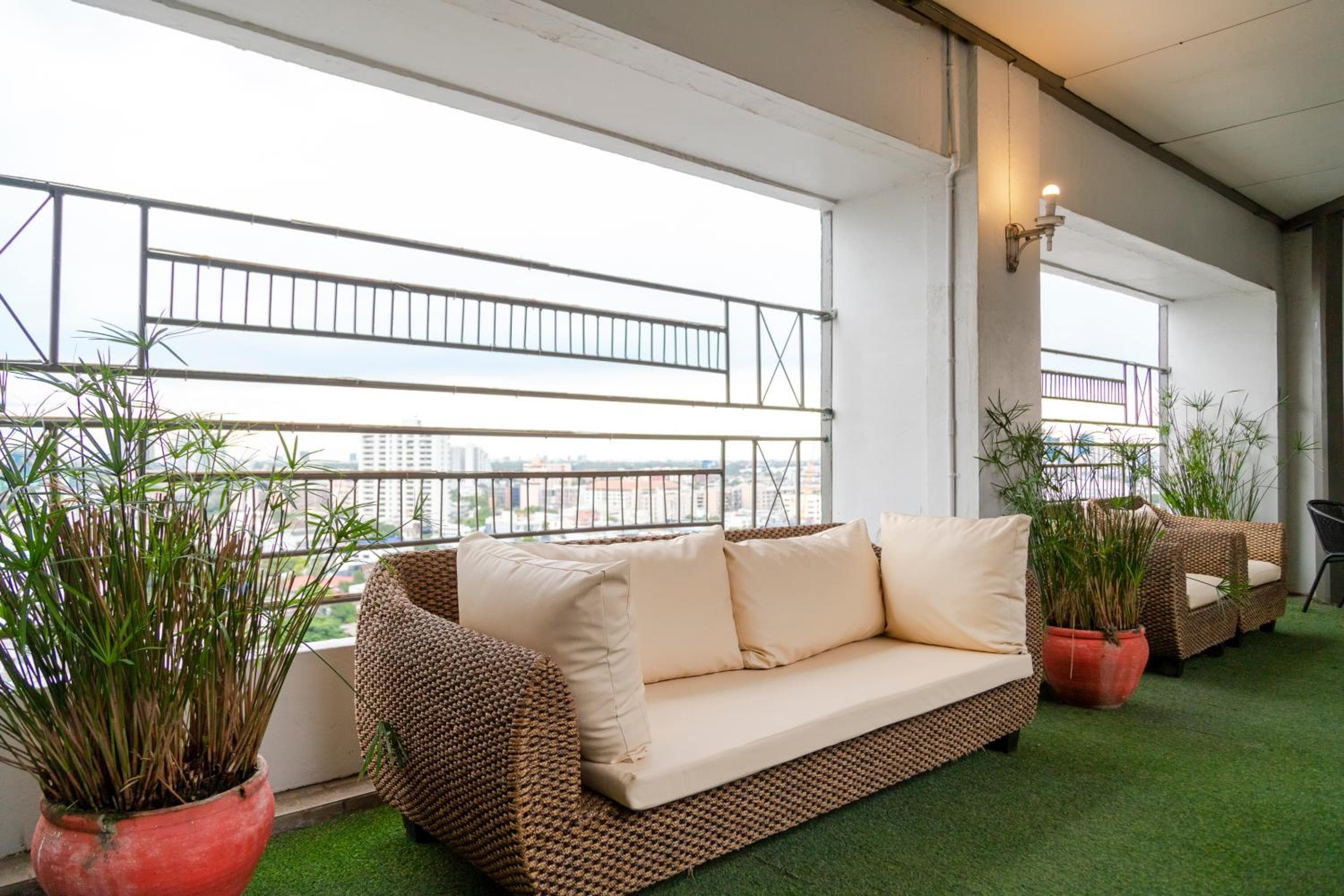 Pinnacle Lumpinee Park Hotel — 22