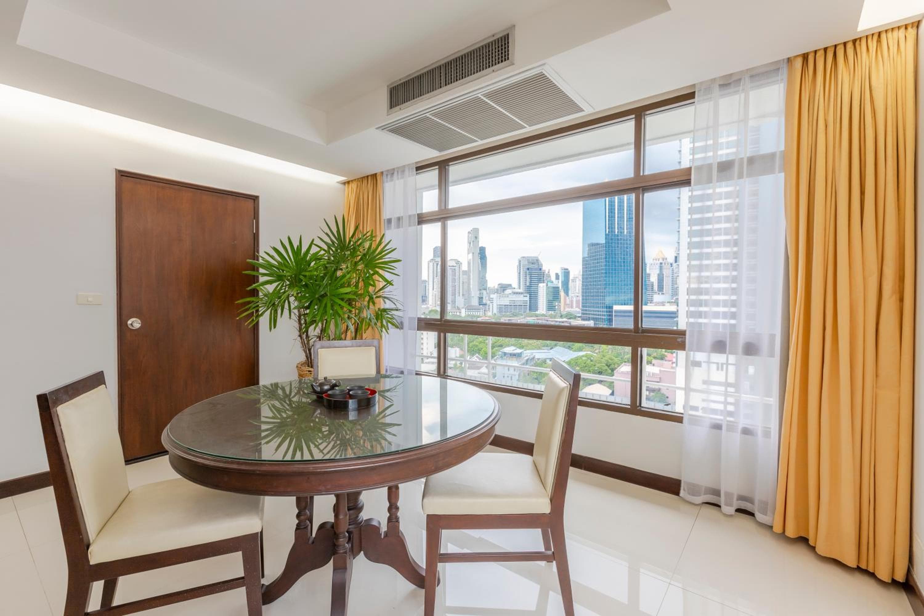 Pinnacle Lumpinee Park Hotel — 27
