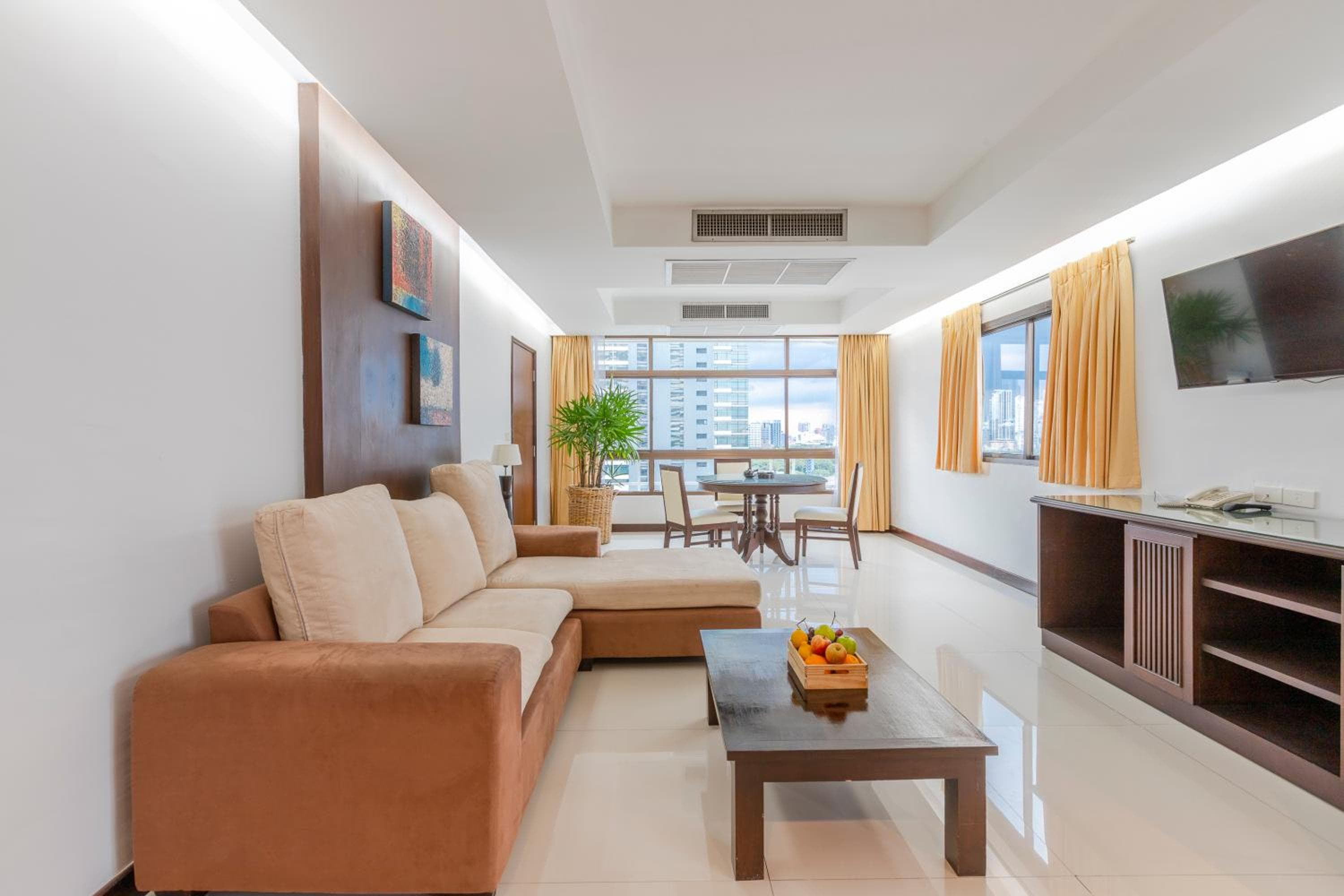 Pinnacle Lumpinee Park Hotel — 20