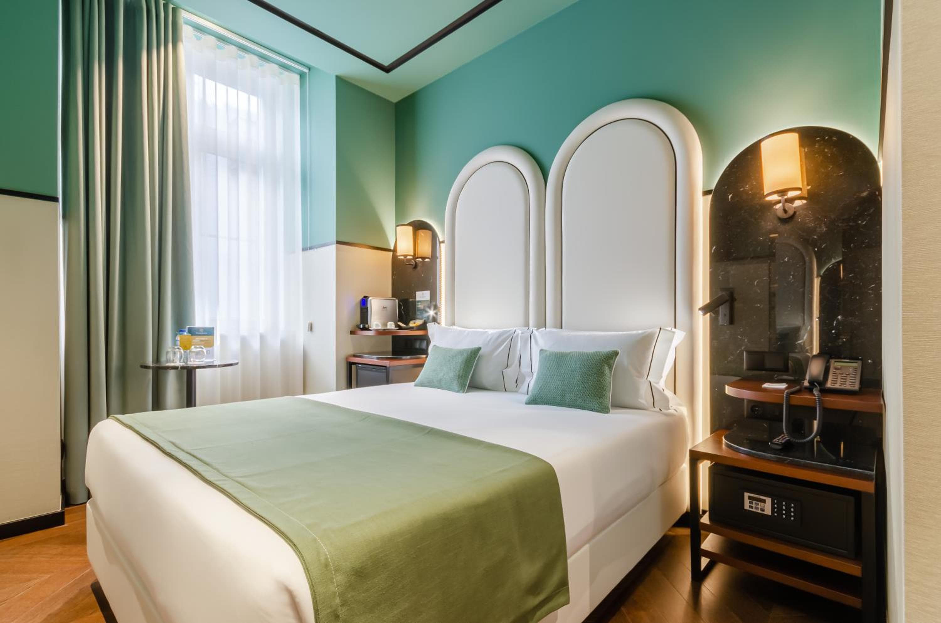 Nicola Rossio Hotel — 12