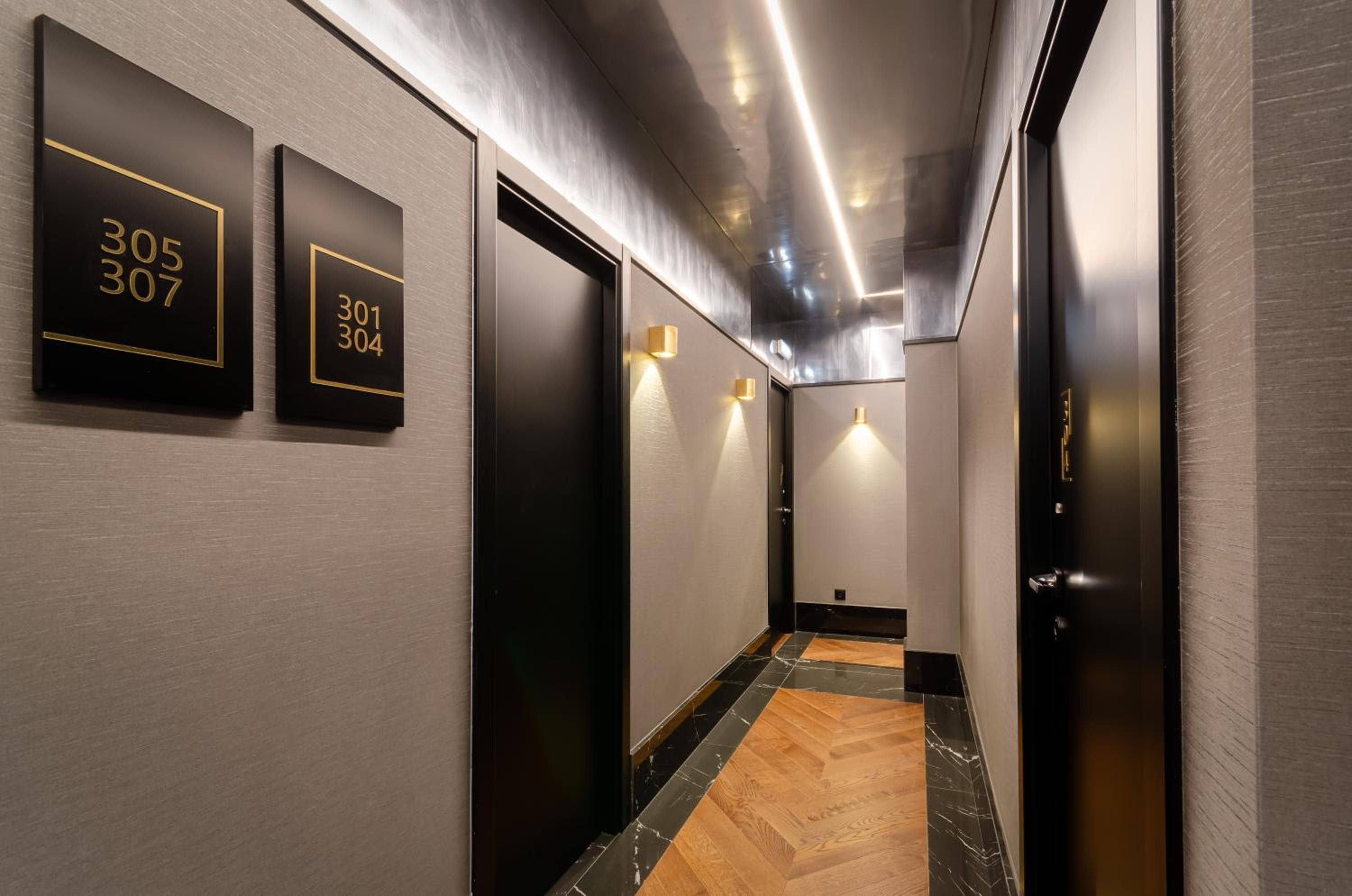 Nicola Rossio Hotel — 12