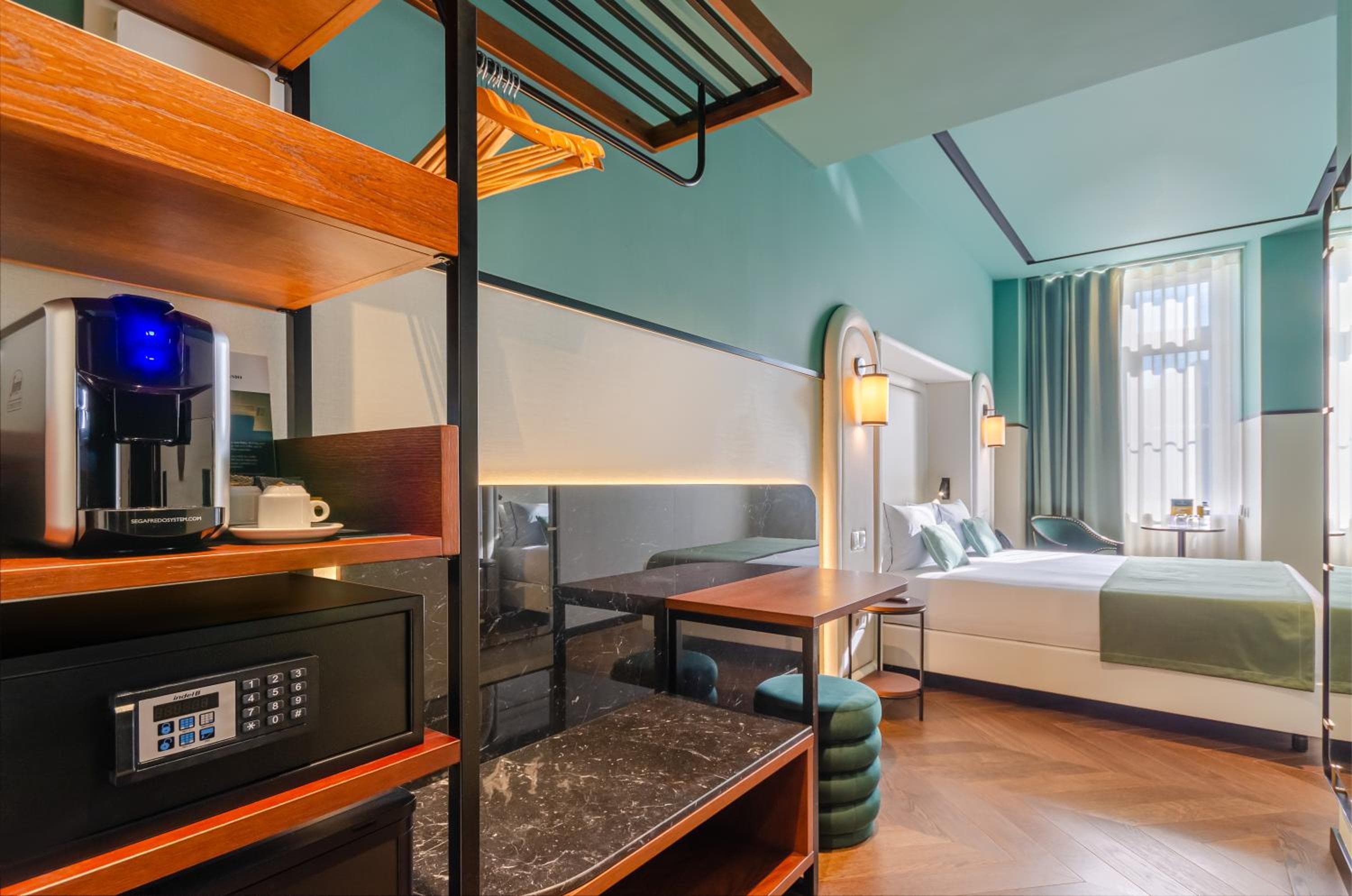 Nicola Rossio Hotel — 18