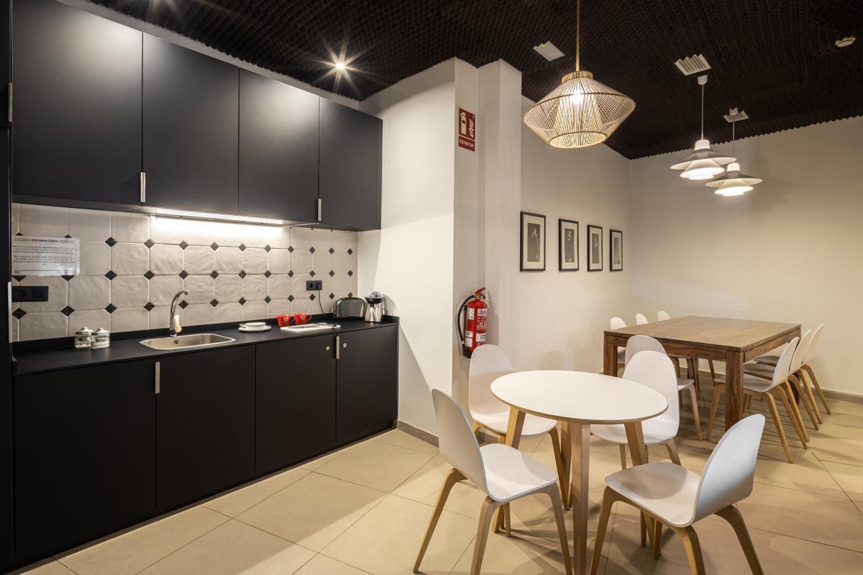 TOC Hostel Malaga — 9