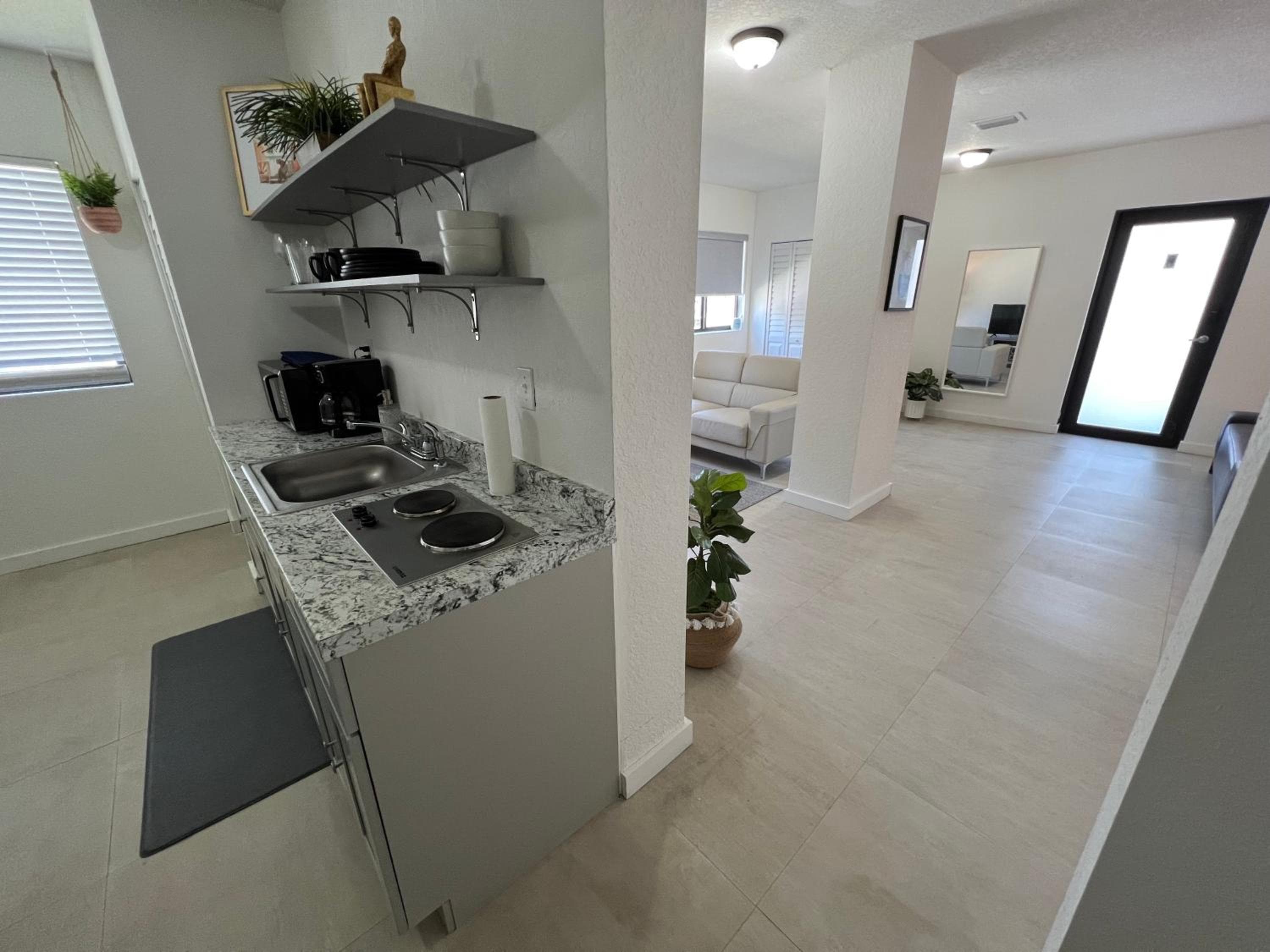 Renzzi Wynwood Apartments — 5