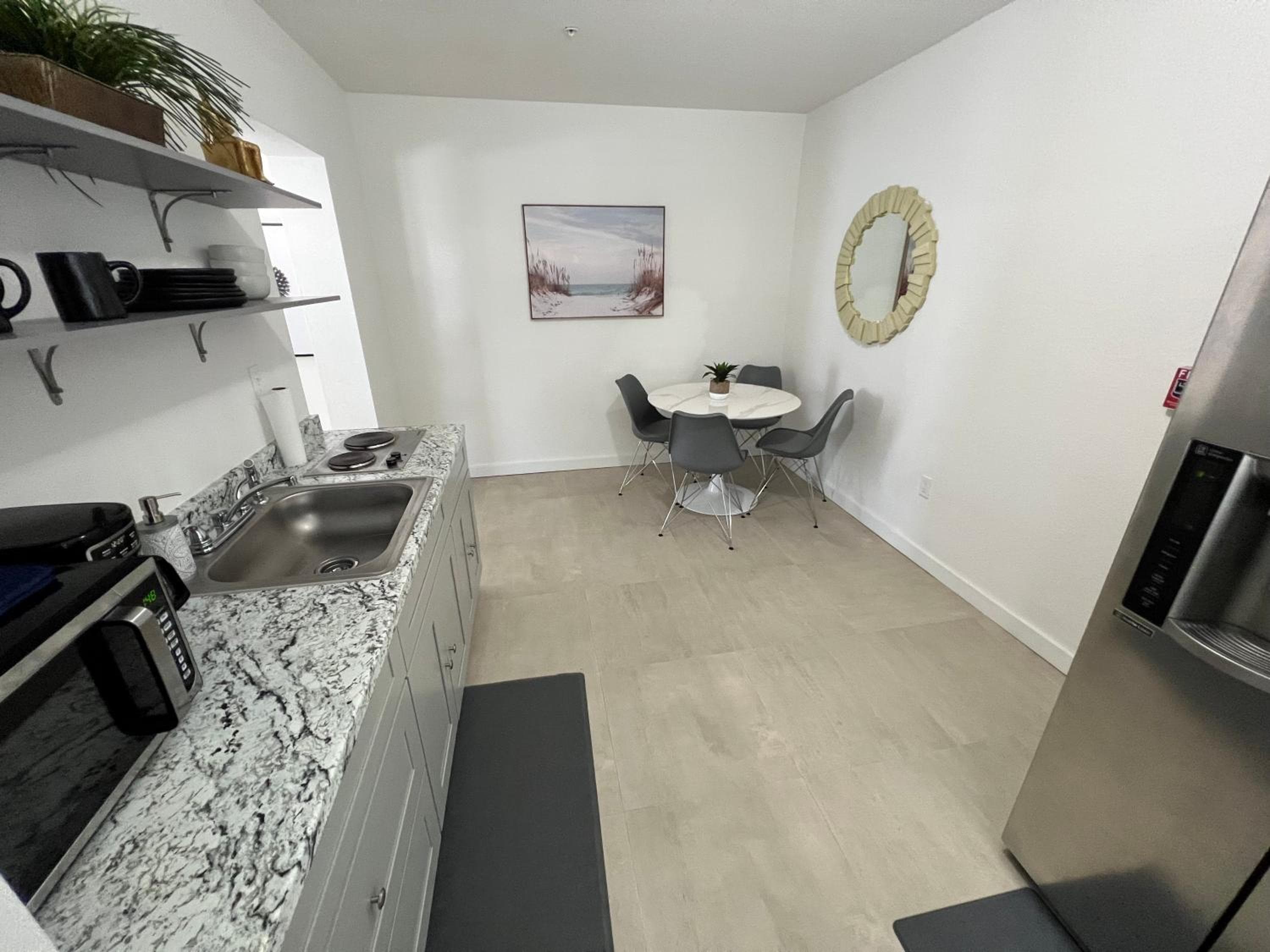 Renzzi Wynwood Apartments — 3