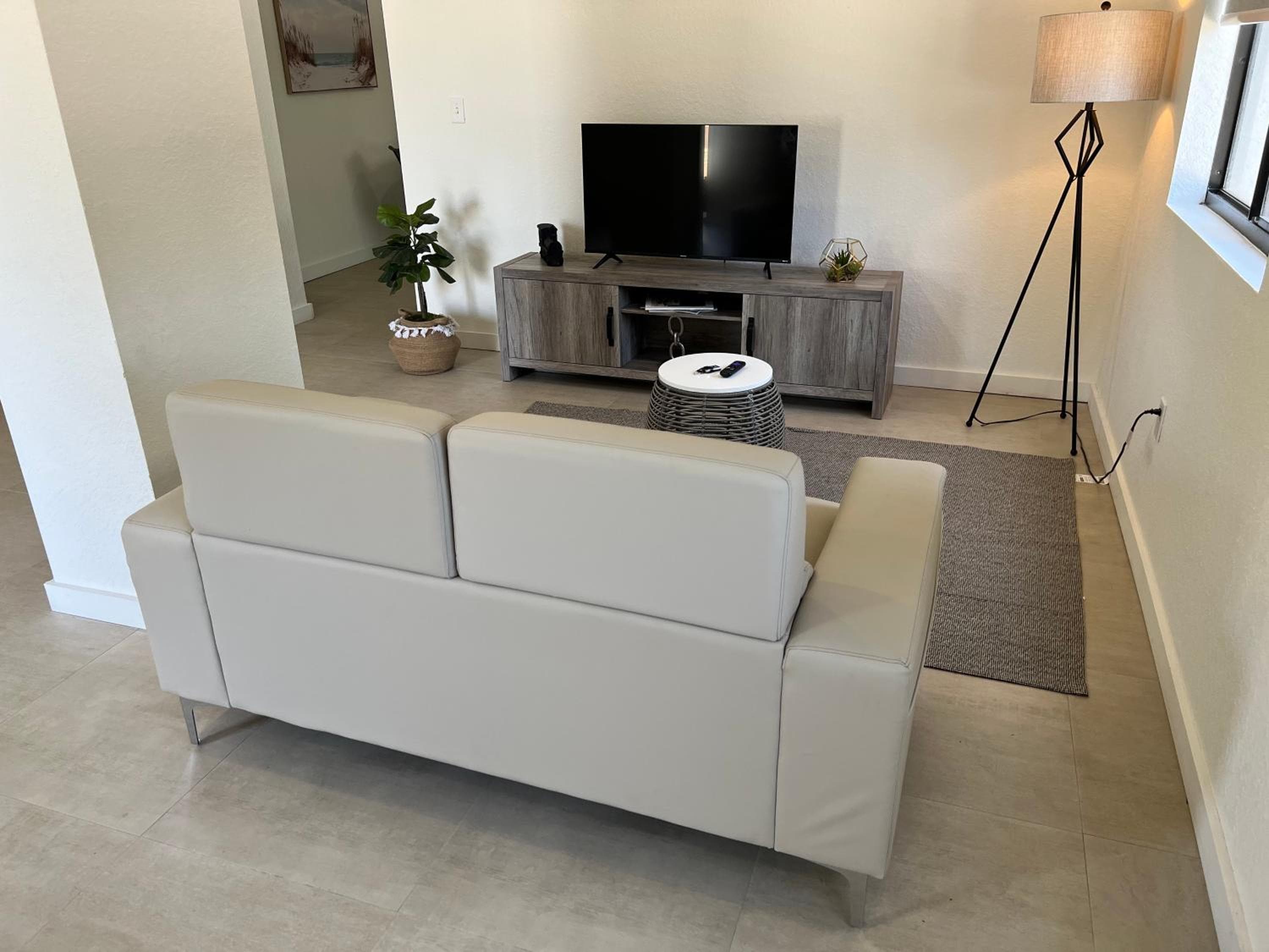 Renzzi Wynwood Apartments — 17
