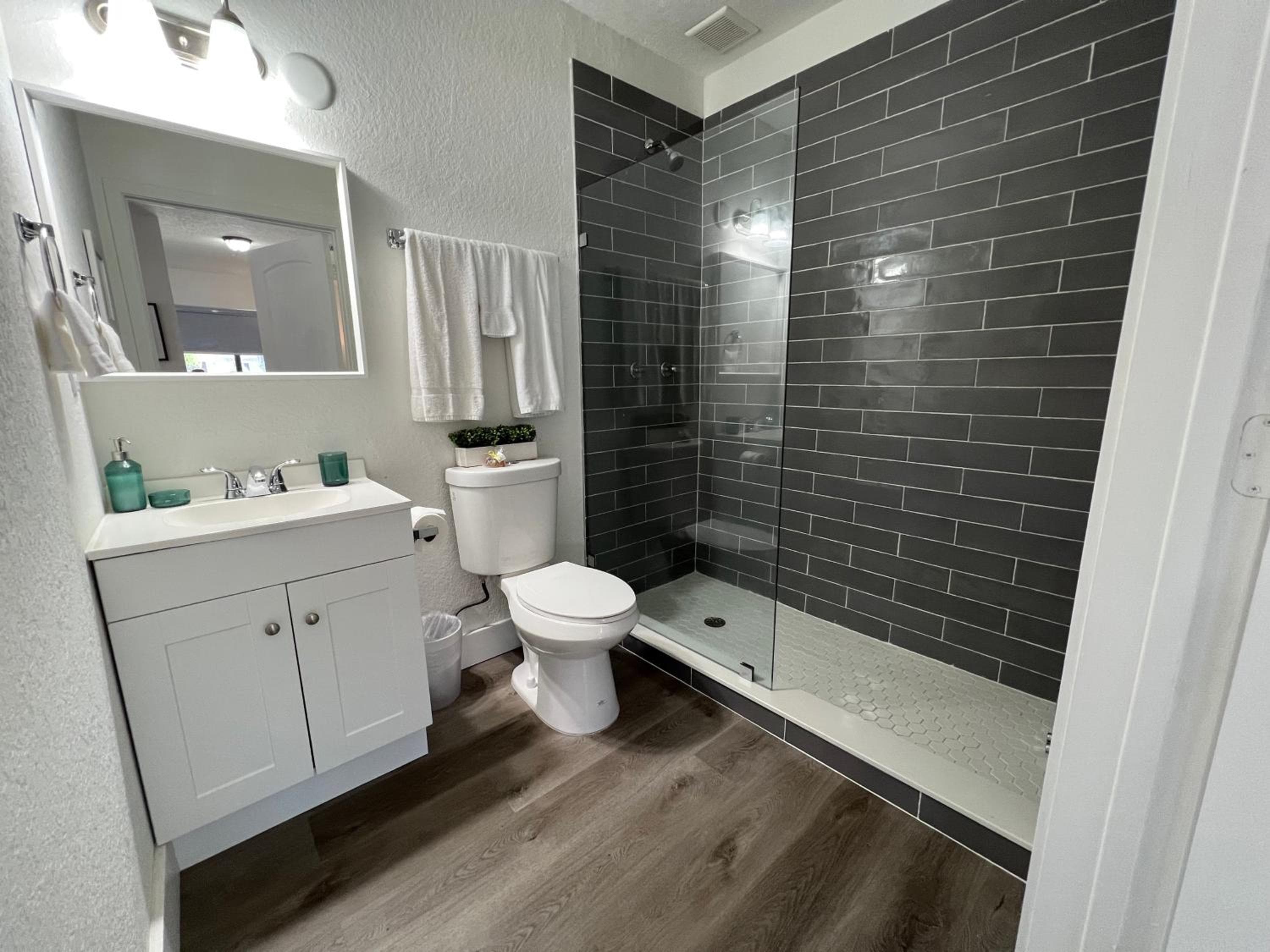 Renzzi Wynwood Apartments — 8