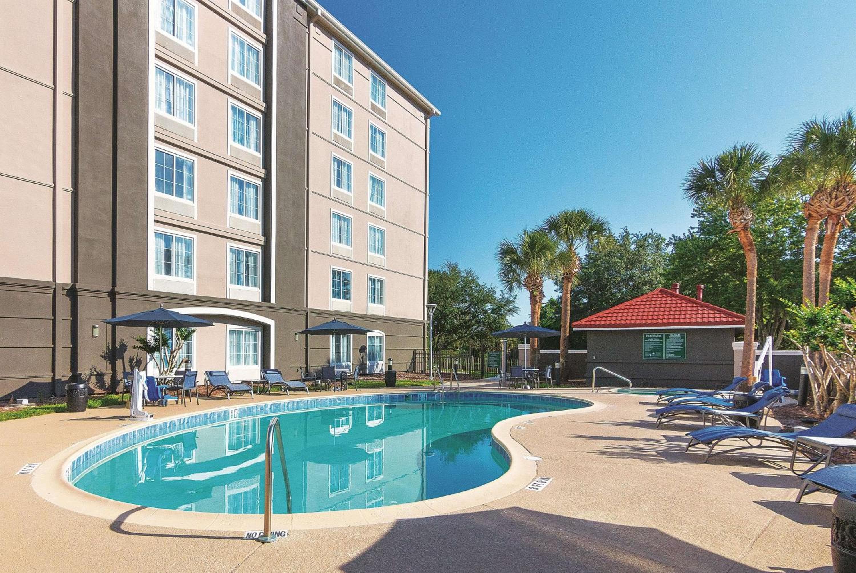 La Quinta by Wyndham Orlando UCF — 2