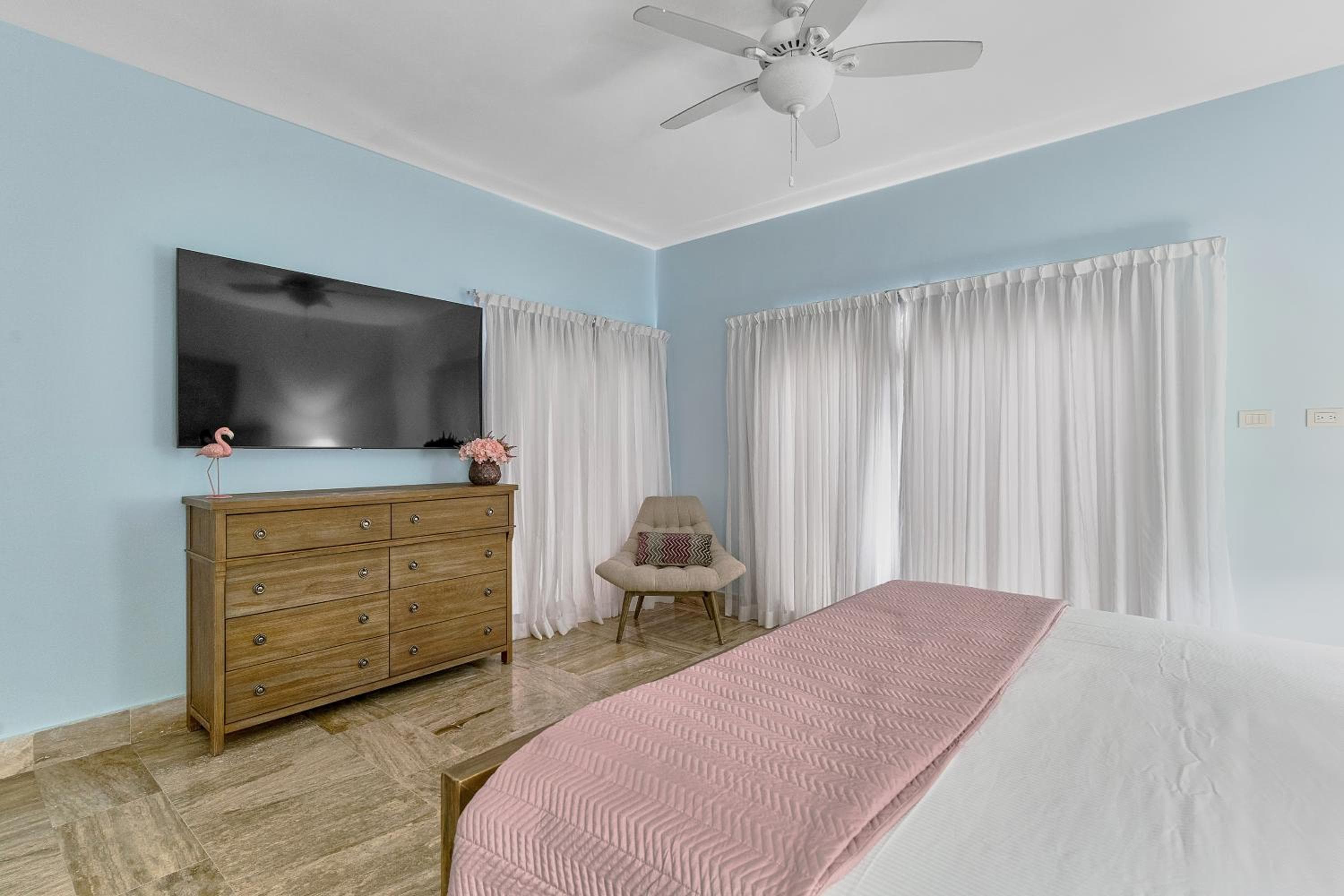 Costa Atlantica Punta Cana - Beach Vacation Condos — 19