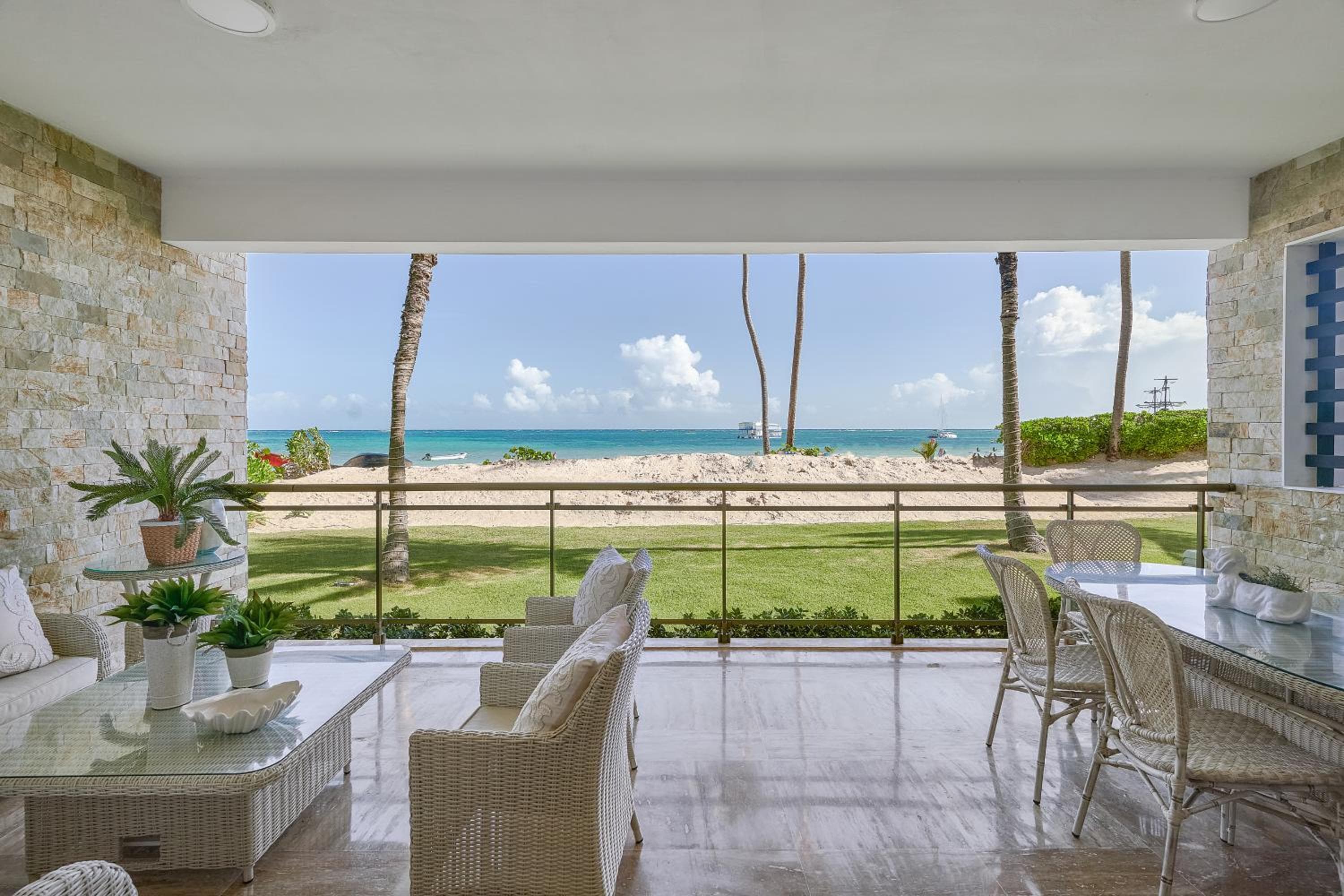 Costa Atlantica Punta Cana - Beach Vacation Condos — 9