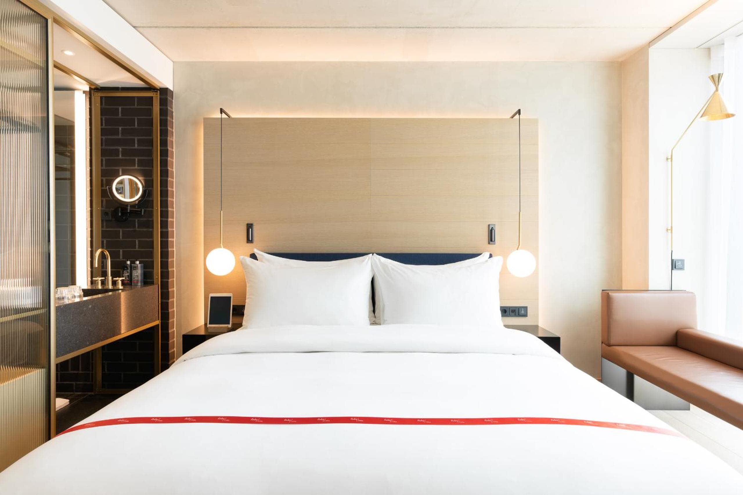 Ruby Emma Hotel Amsterdam by IHG — 9