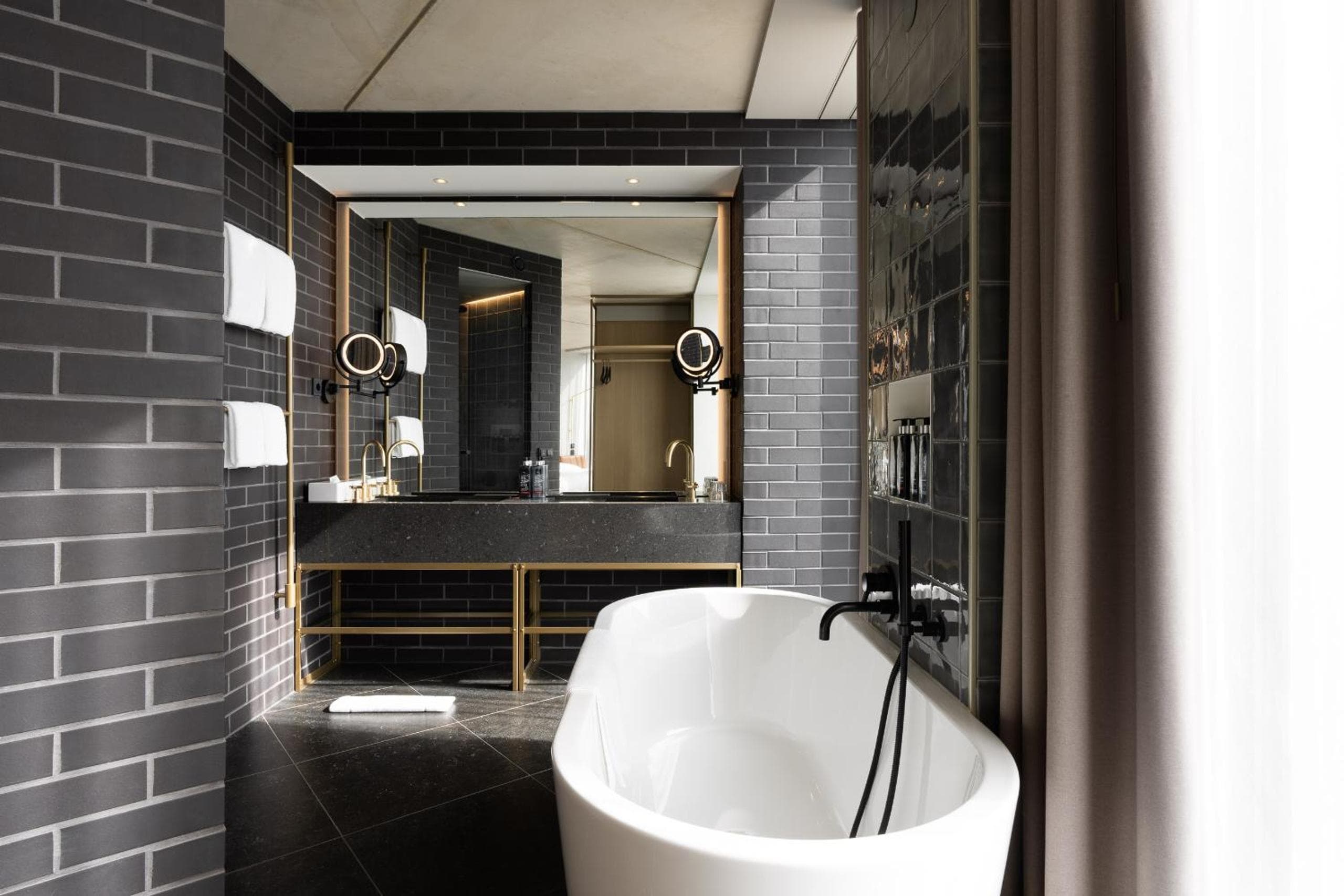 Ruby Emma Hotel Amsterdam — 13