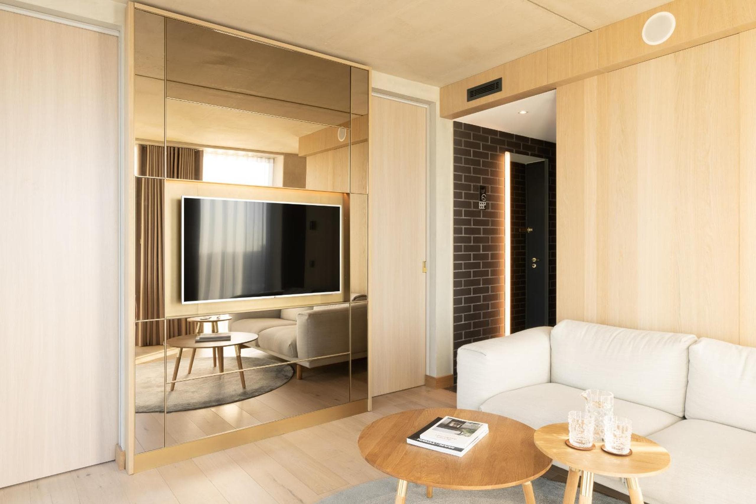 Ruby Emma Hotel Amsterdam — 17