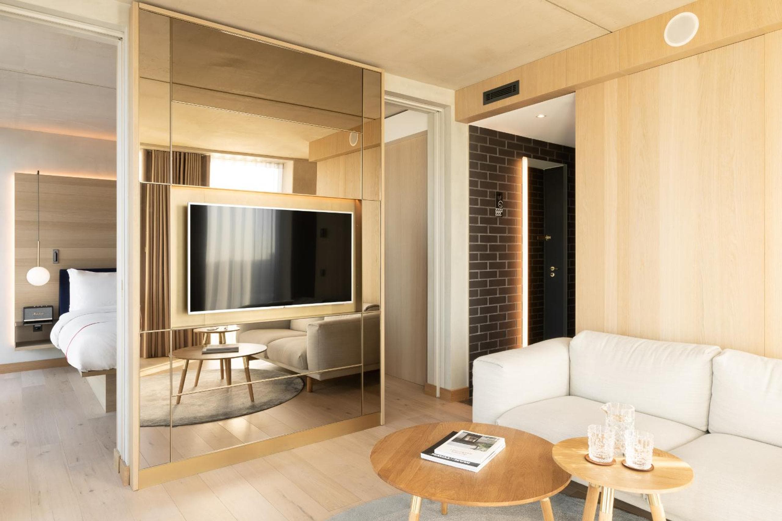 Ruby Emma Hotel Amsterdam — 16