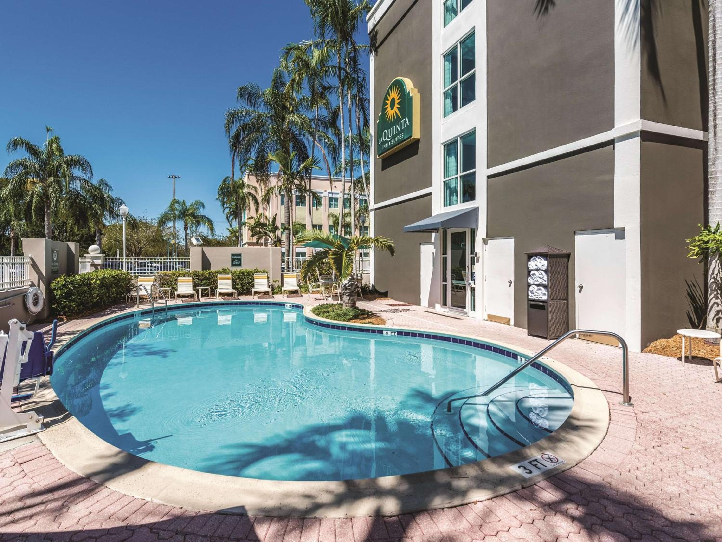 La Quinta by Wyndham Plantation at SW 6th St — 5