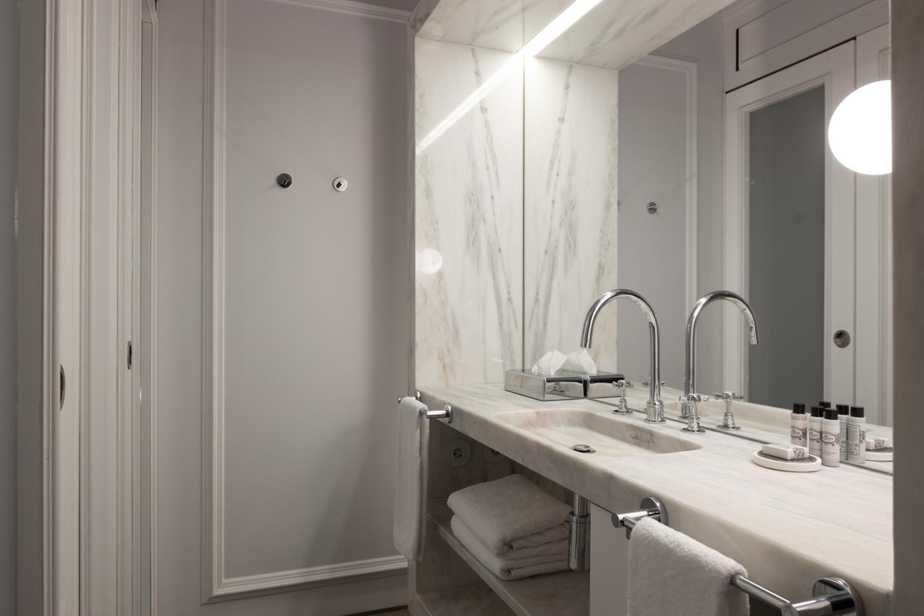 Lisboa Pessoa Hotel hotel, Rua da Oliveira ao Carmo, 8, Lisbon, Portugal — photo 74