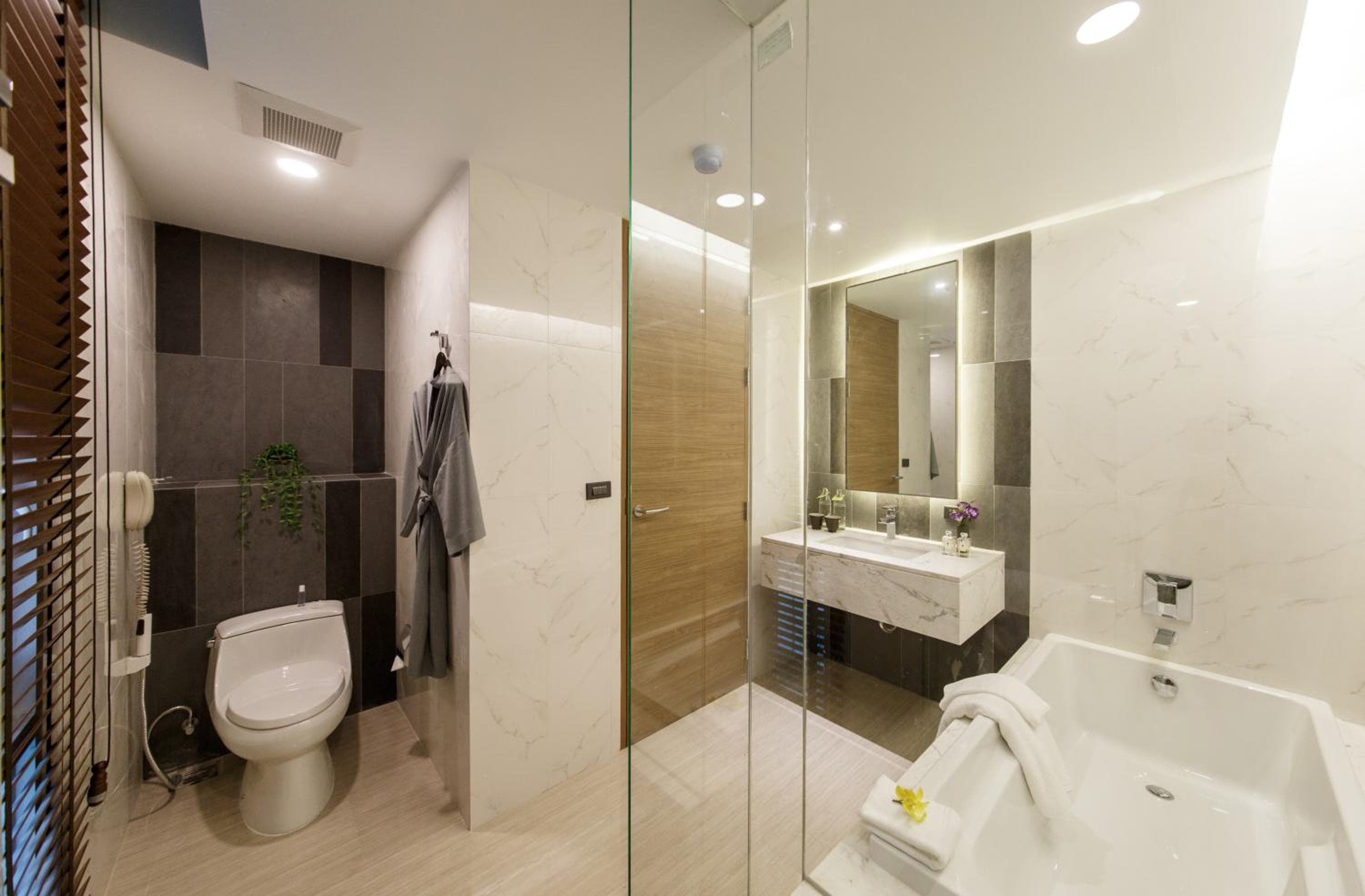 LiT BANGKOK Residence — 14