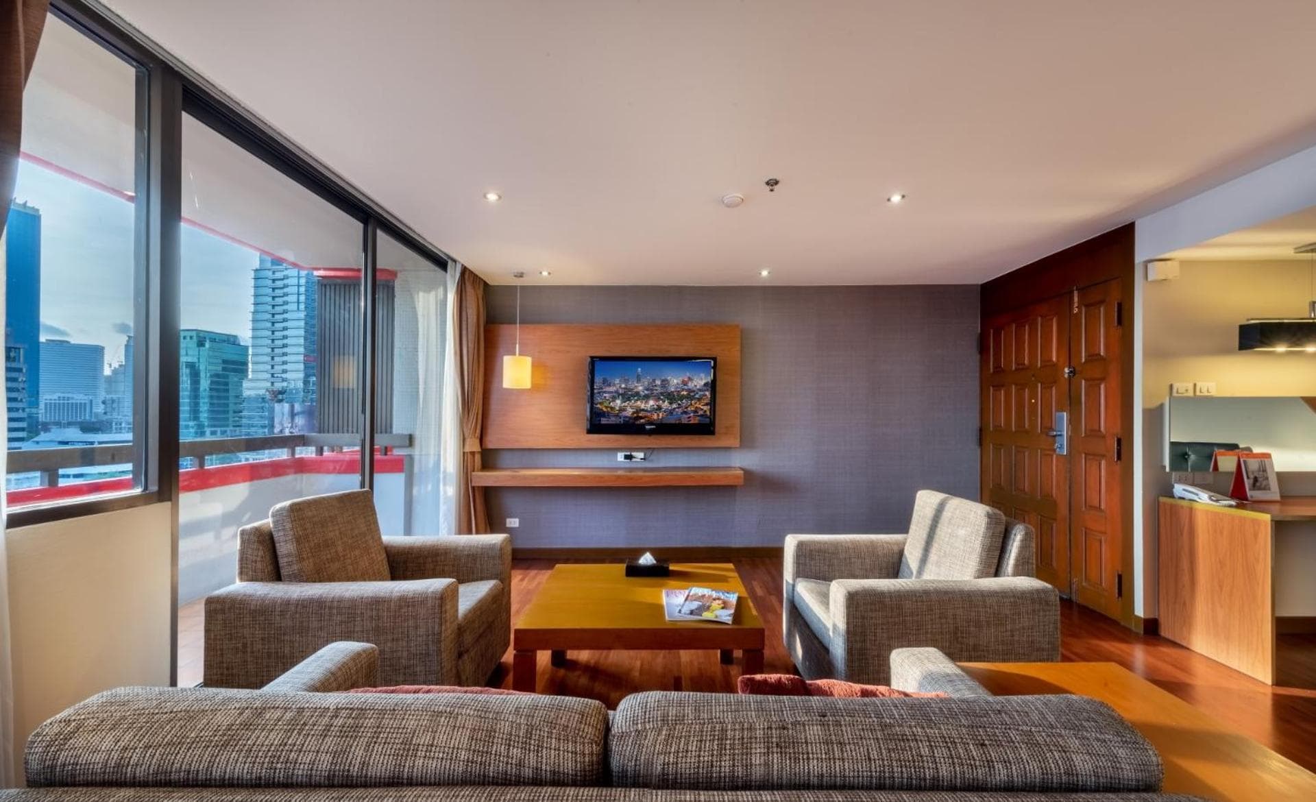 Bandara Suites Silom, Bangkok — 18