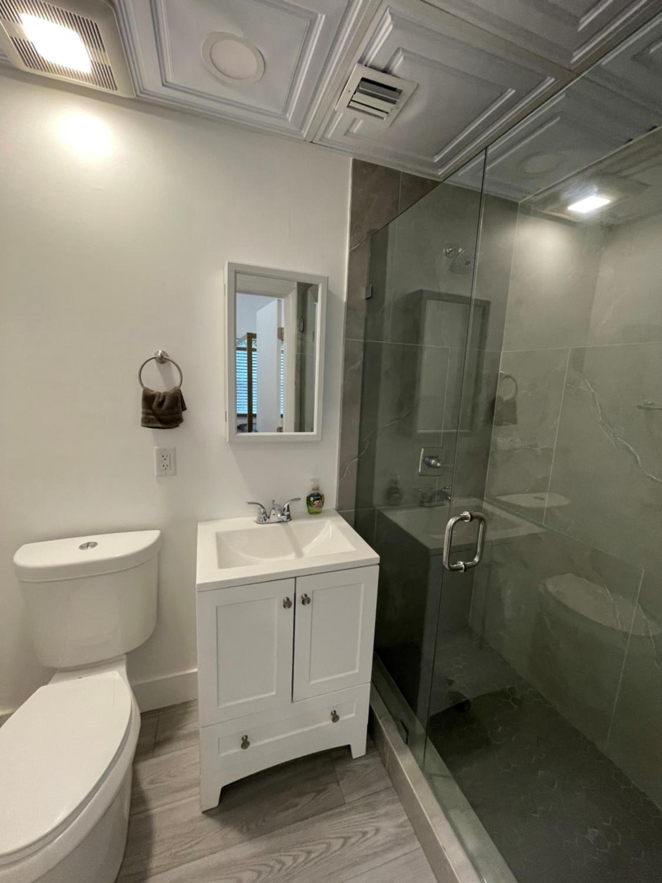 Modern Riverview Apartments — 21
