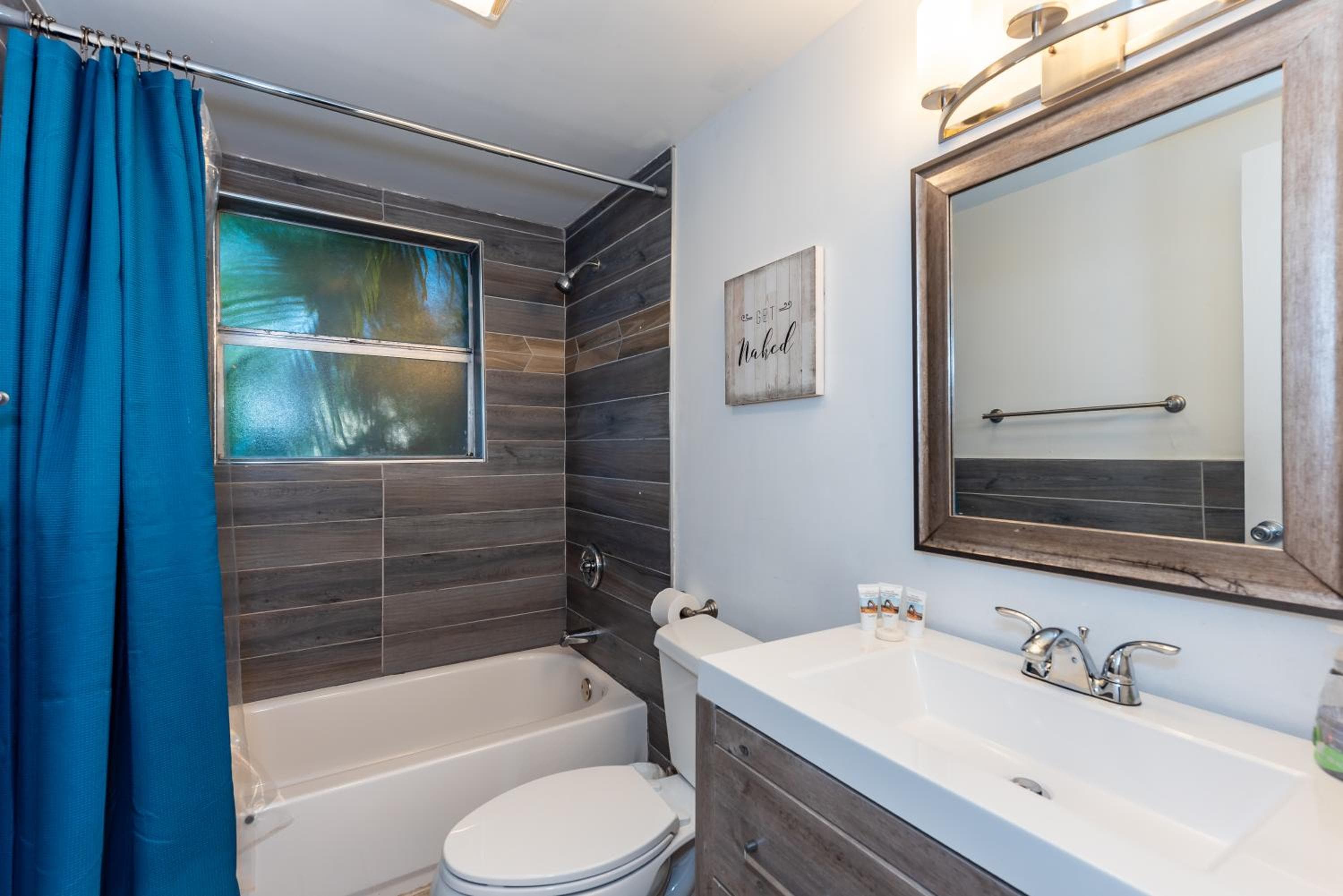 Modern Riverview Apartments — 11