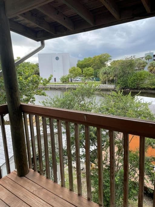 Modern Riverview Apartments — 19