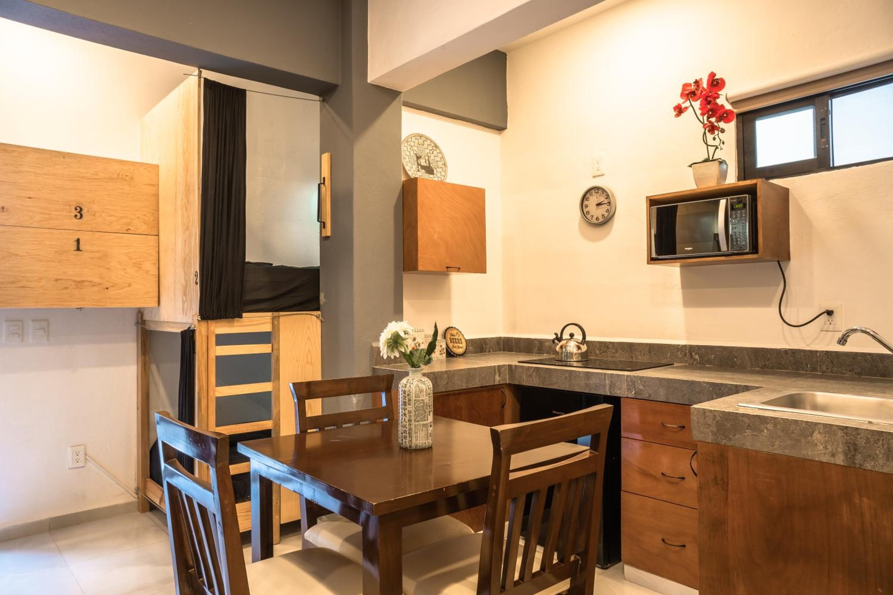 Maui Hostels Playa del Carmen — 23