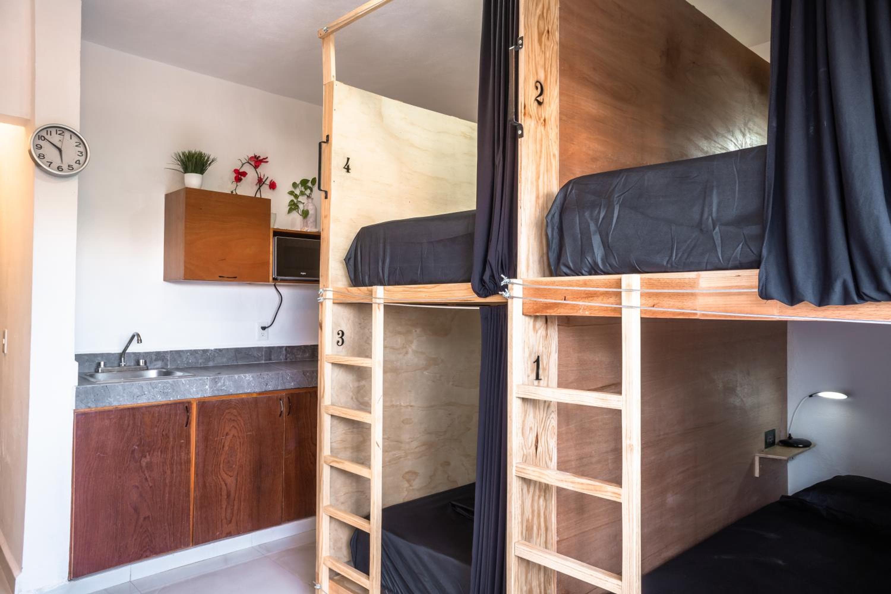 Maui Hostels Playa del Carmen — 18