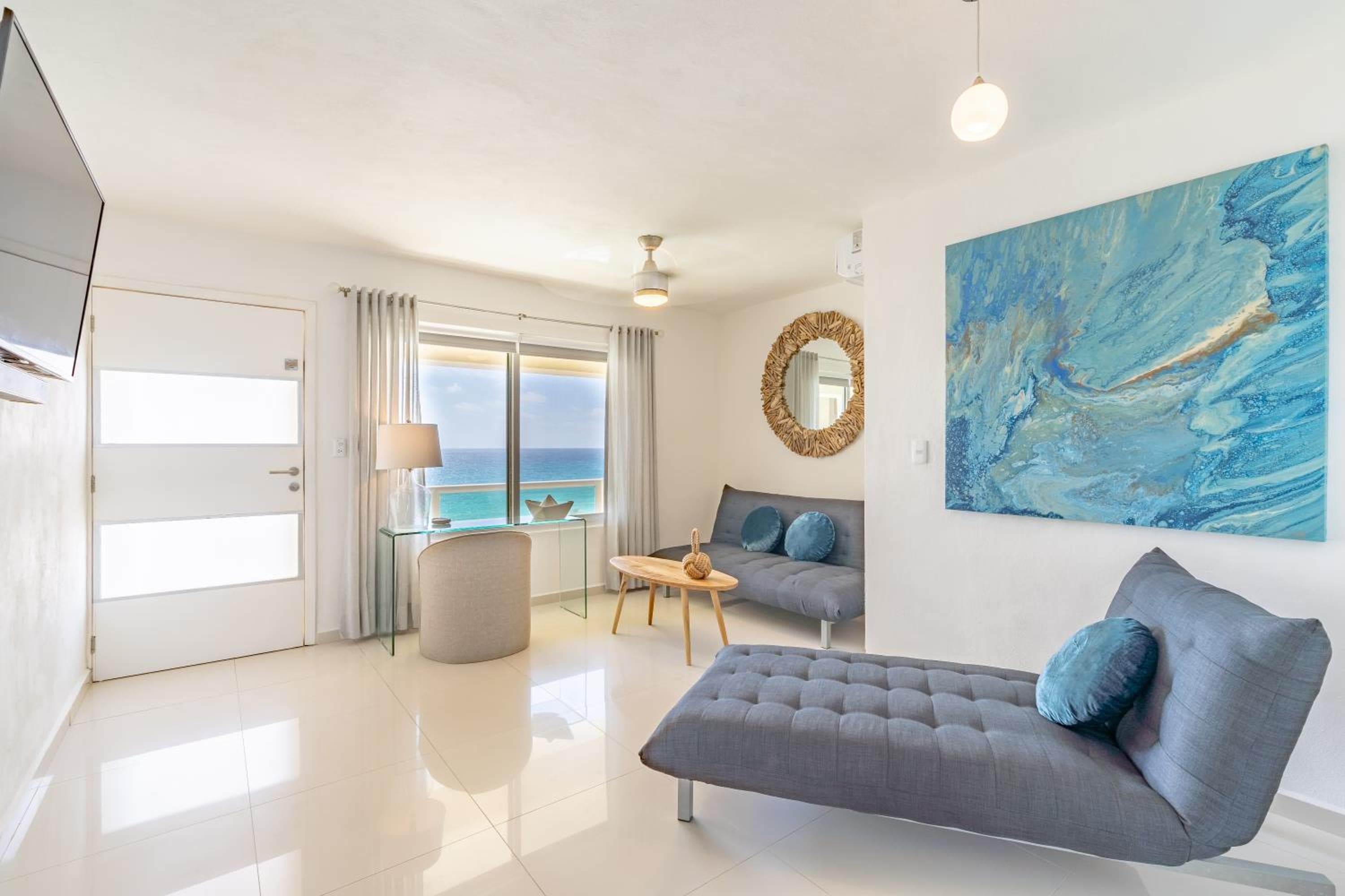 Beachfront Three-Story Coastal Penthouse, 3BR-3BA — 14