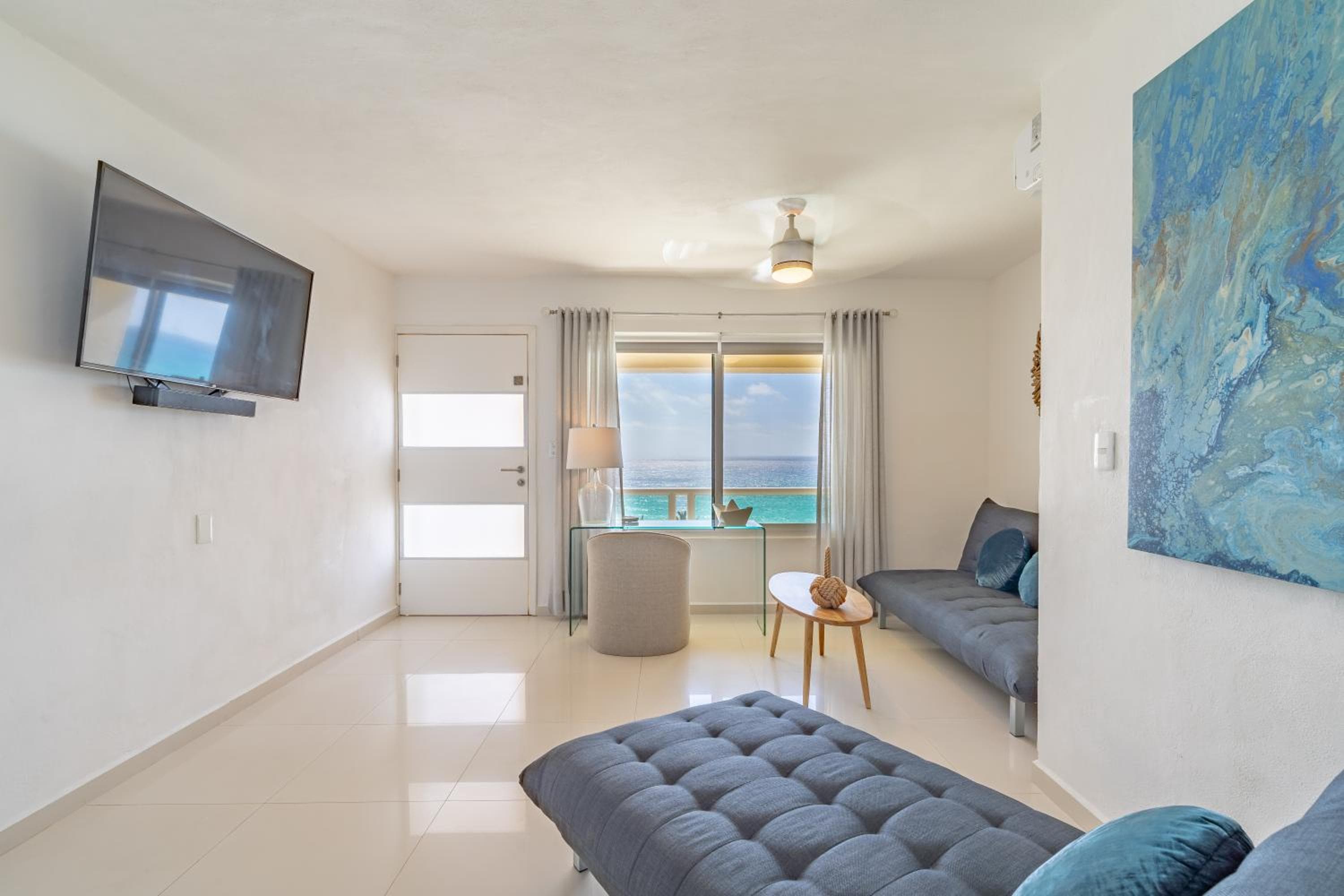 Penthouse mit drei Schlafzimmern und drei Etagen mit Blick auf das Meer am Strand — 18