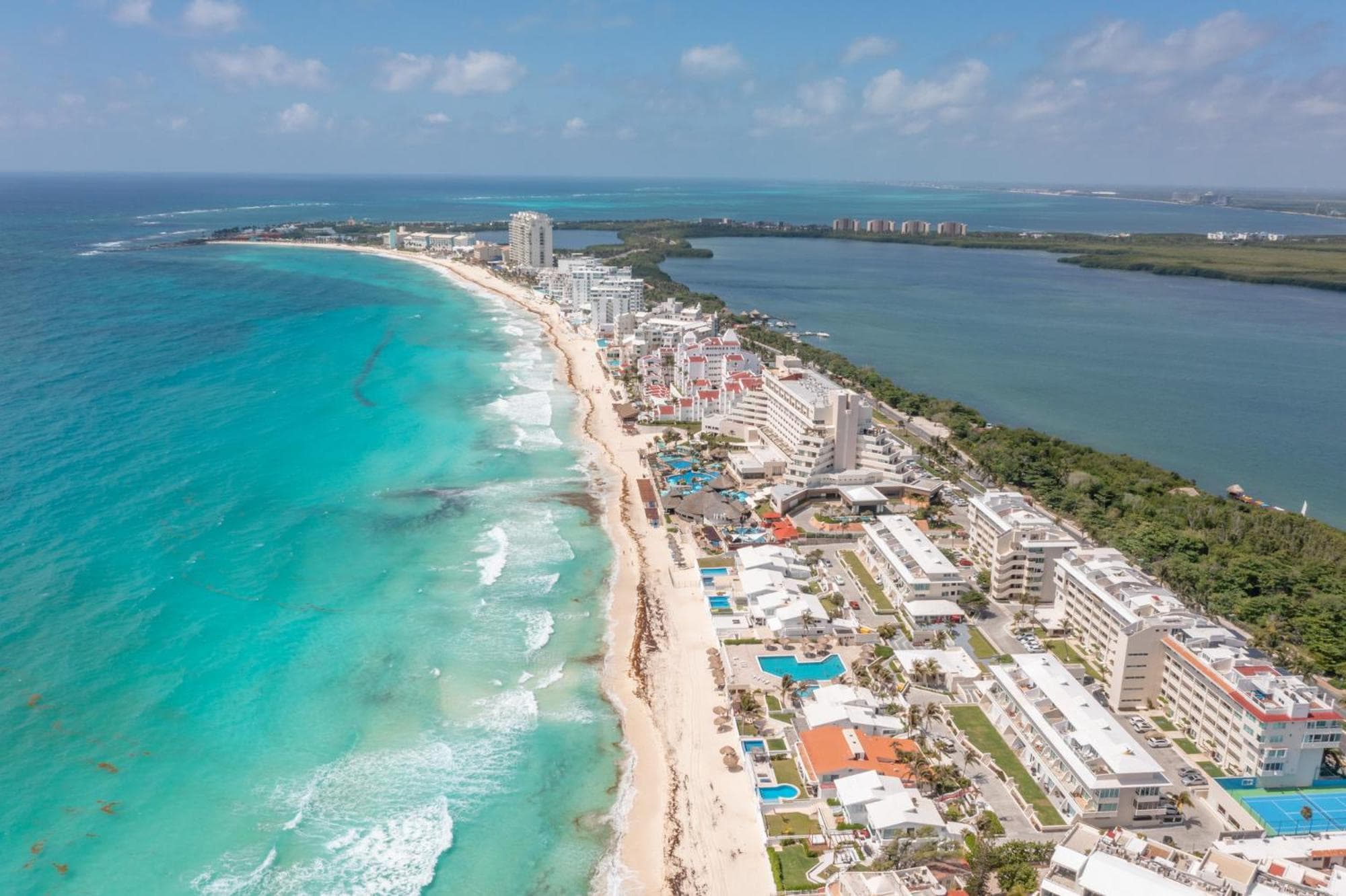 Penthouse mit drei Schlafzimmern und drei Etagen mit Blick auf das Meer am Strand — 1