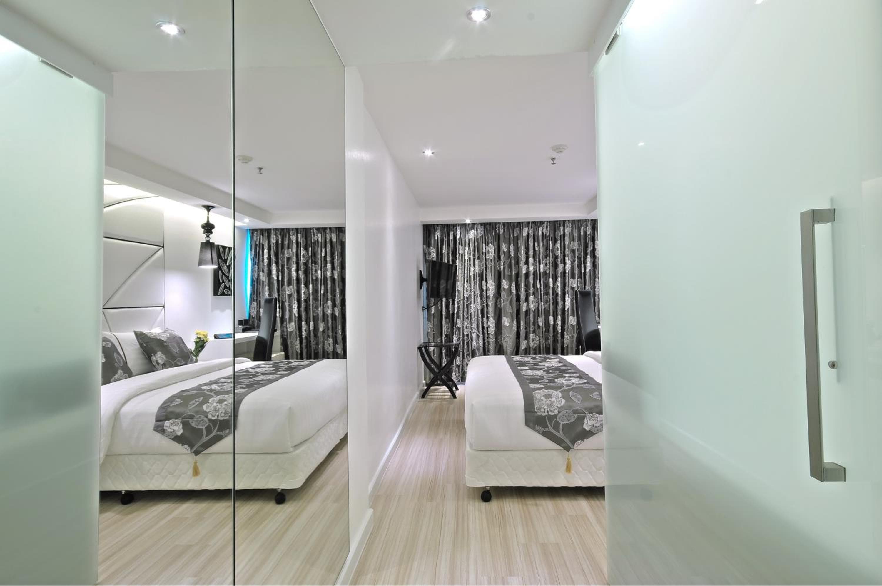 Hotel Sukhumvit — 16
