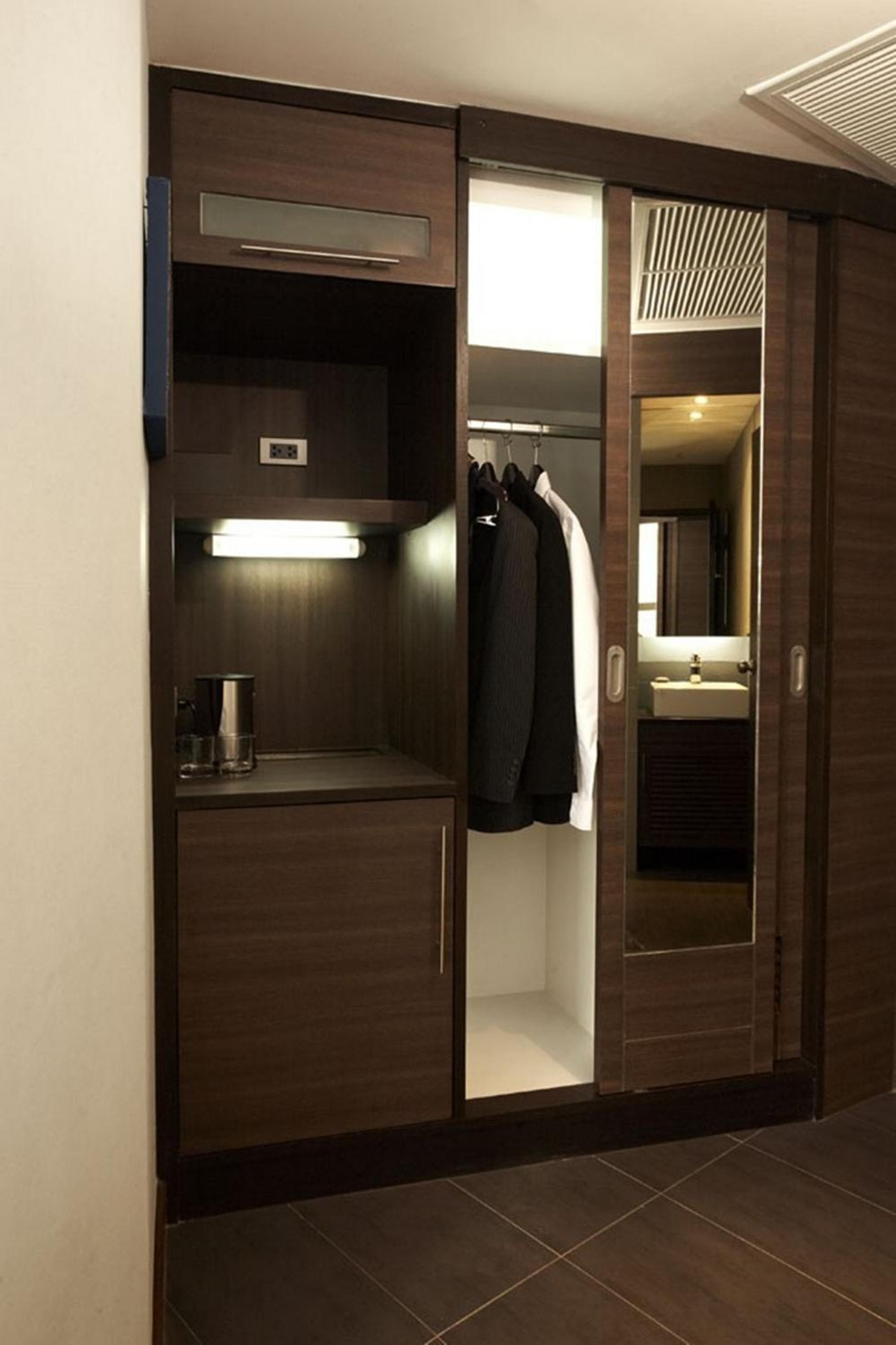 Sukhumvit Suites Hotel — 19