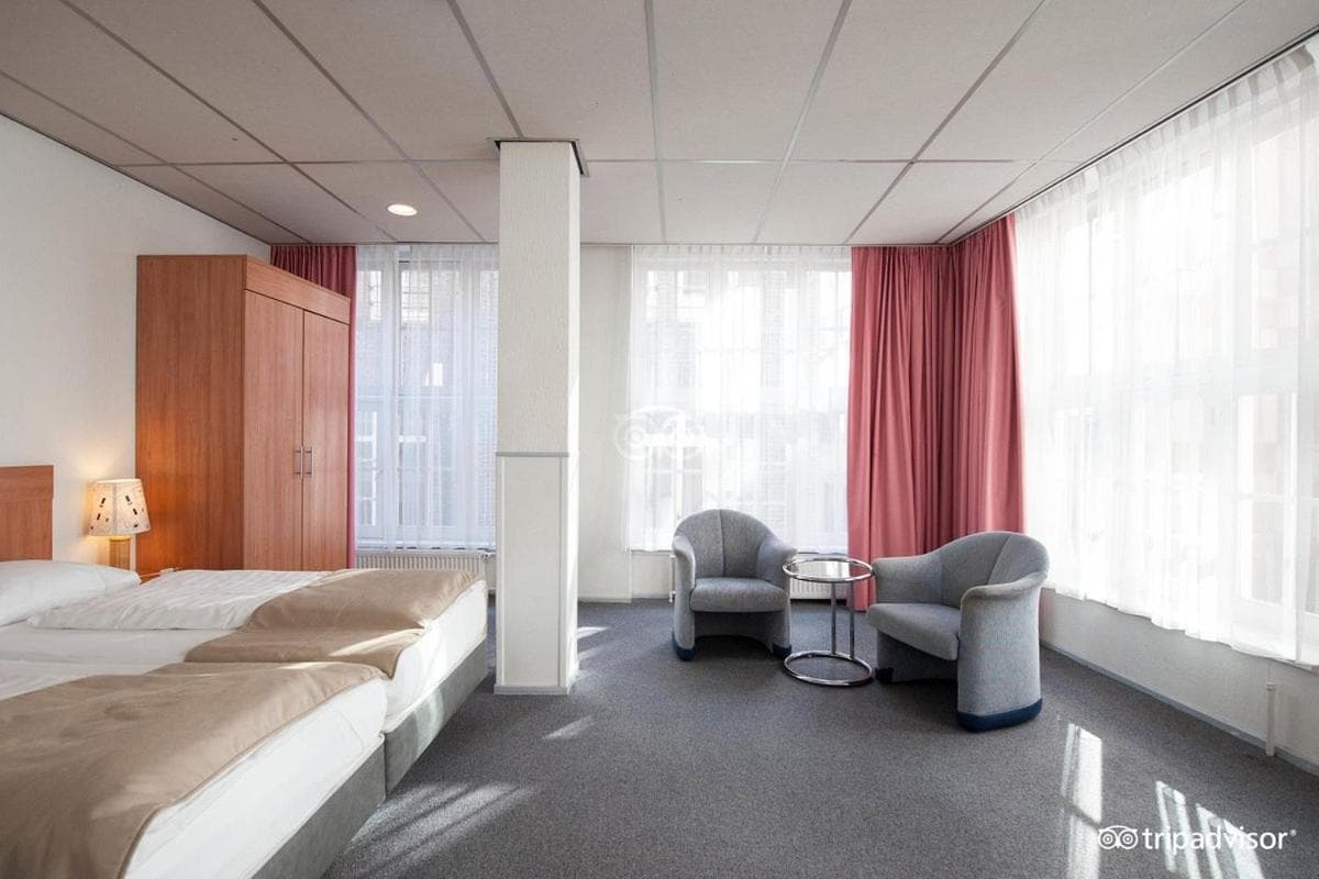 Rho Hotel — 8