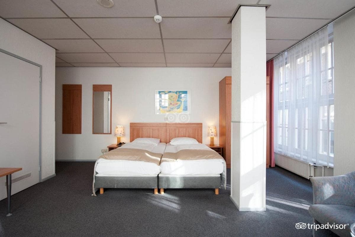 Rho Hotel — 9