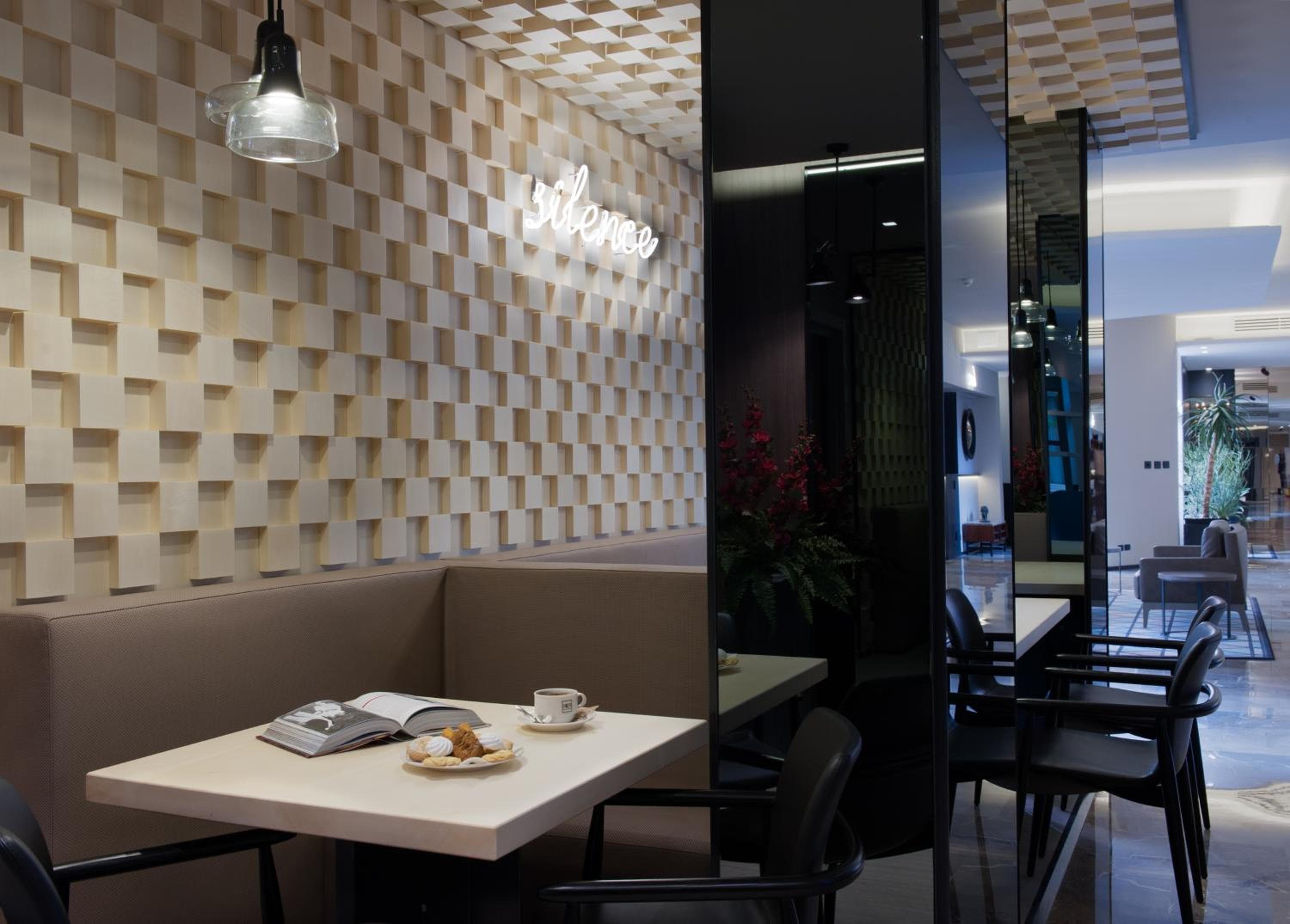 Hotel Lombardia — 11