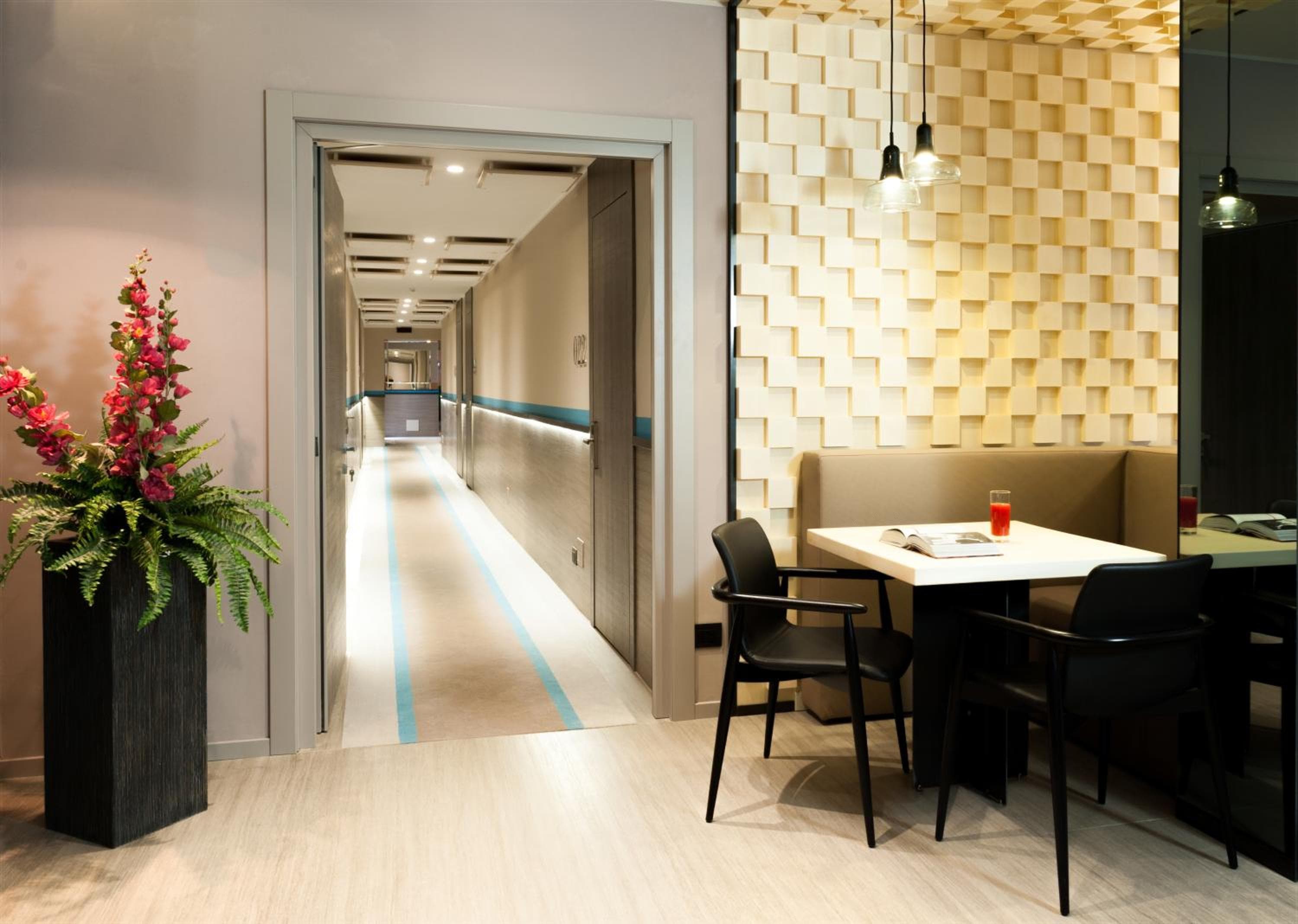Hotel Lombardia — 12