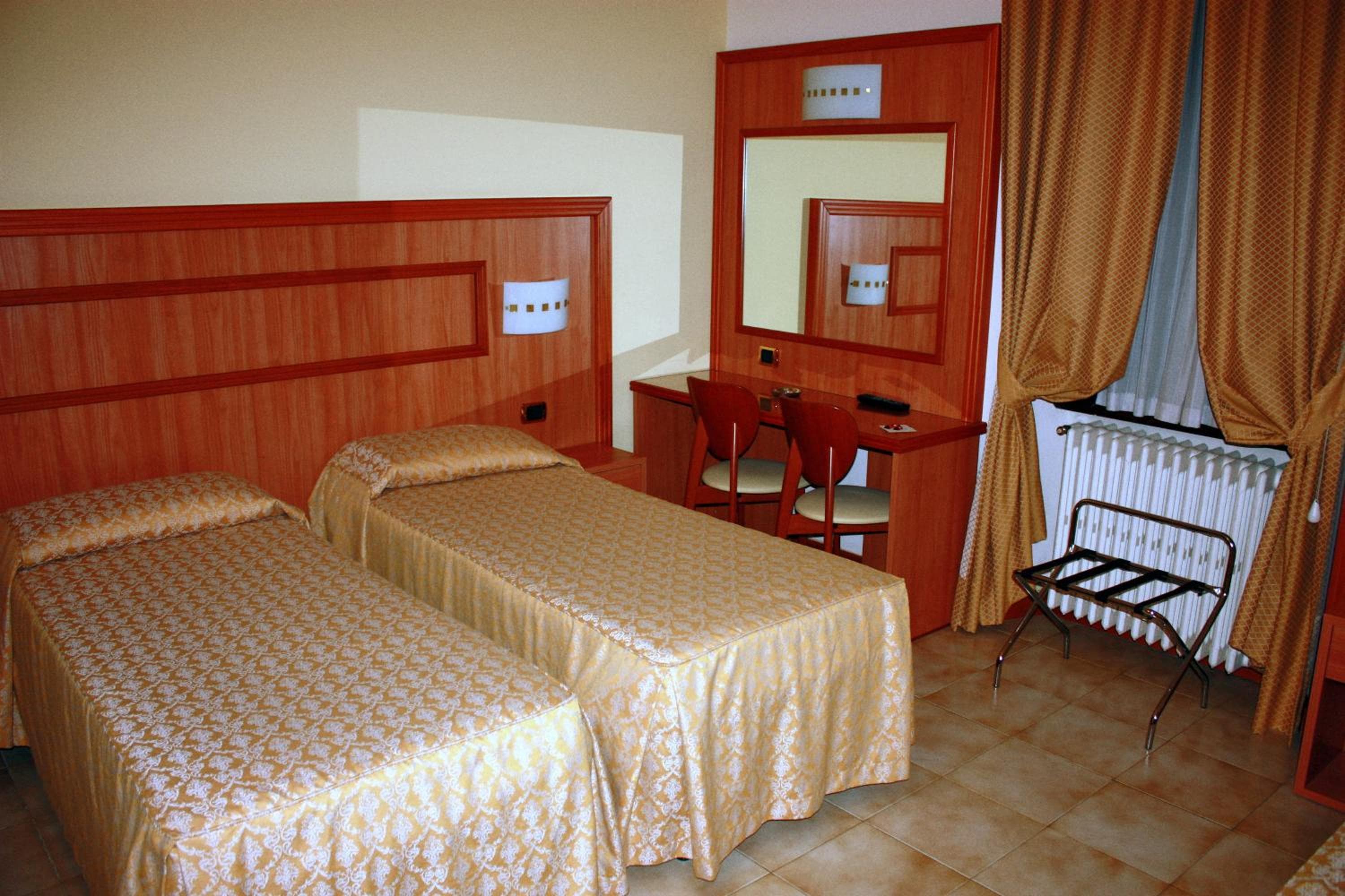Pequeño hotel — 27