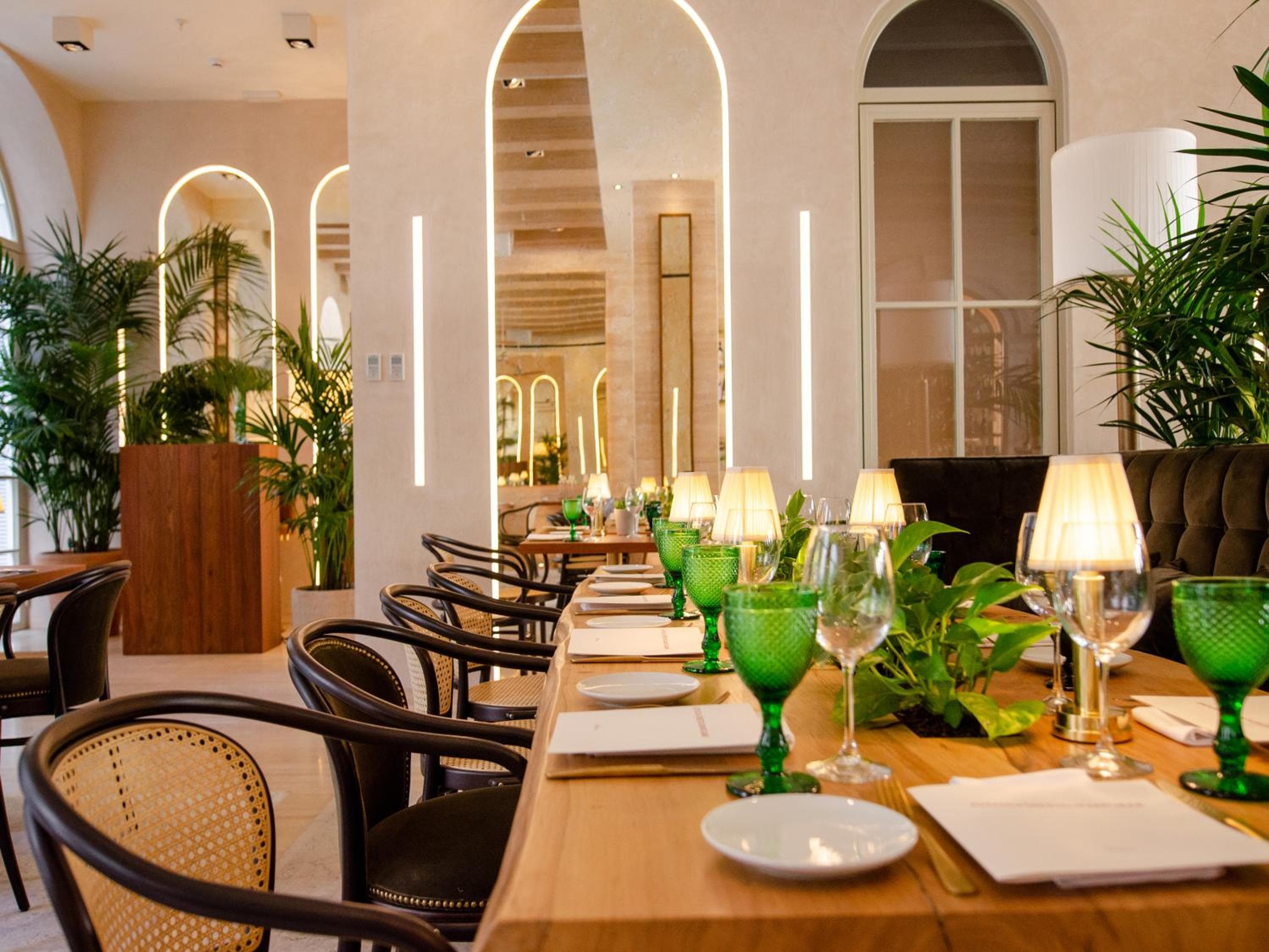 Browns Avenue Hotel — 18