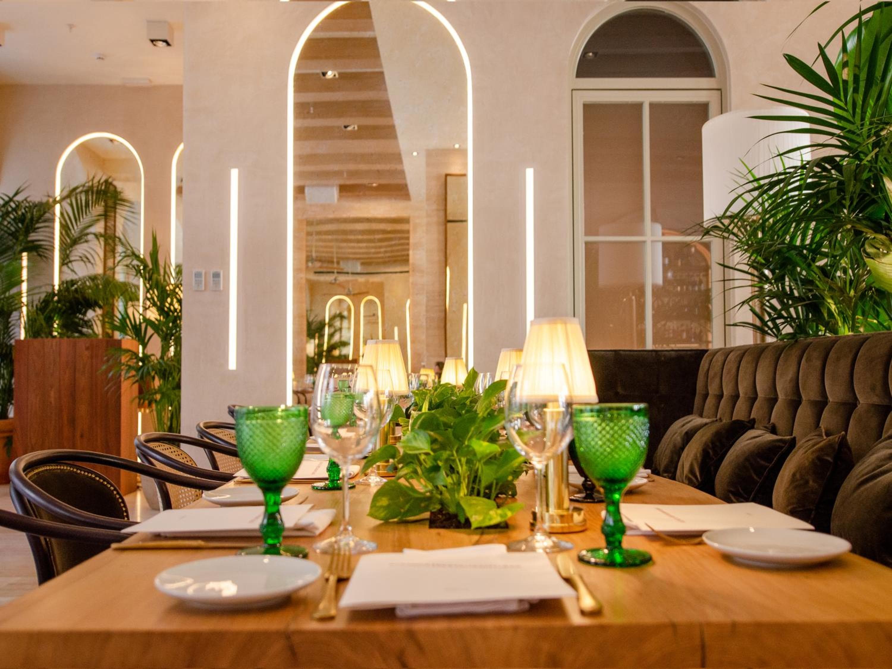 Browns Avenue Hotel — 18