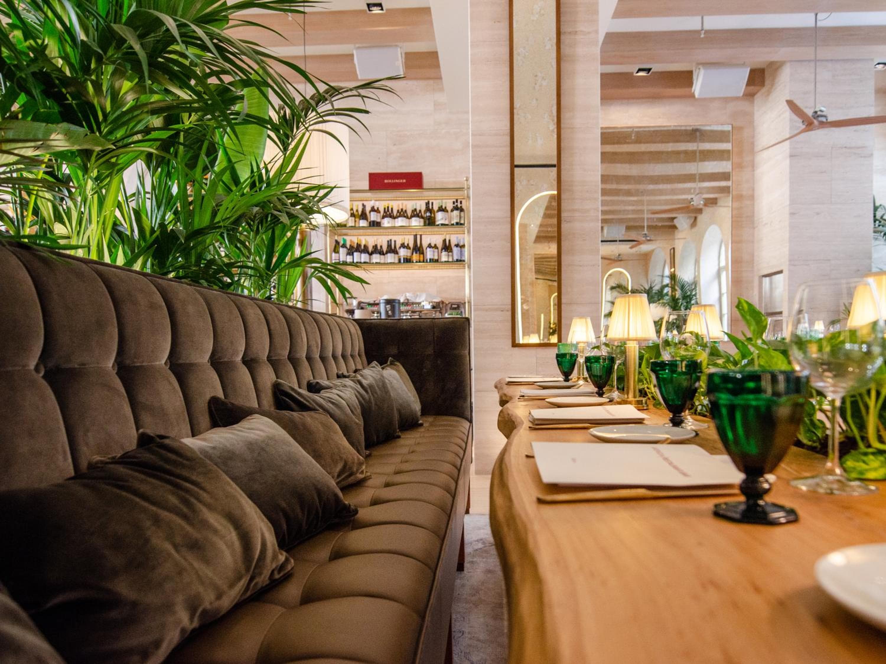 Browns Avenue Hotel — 8