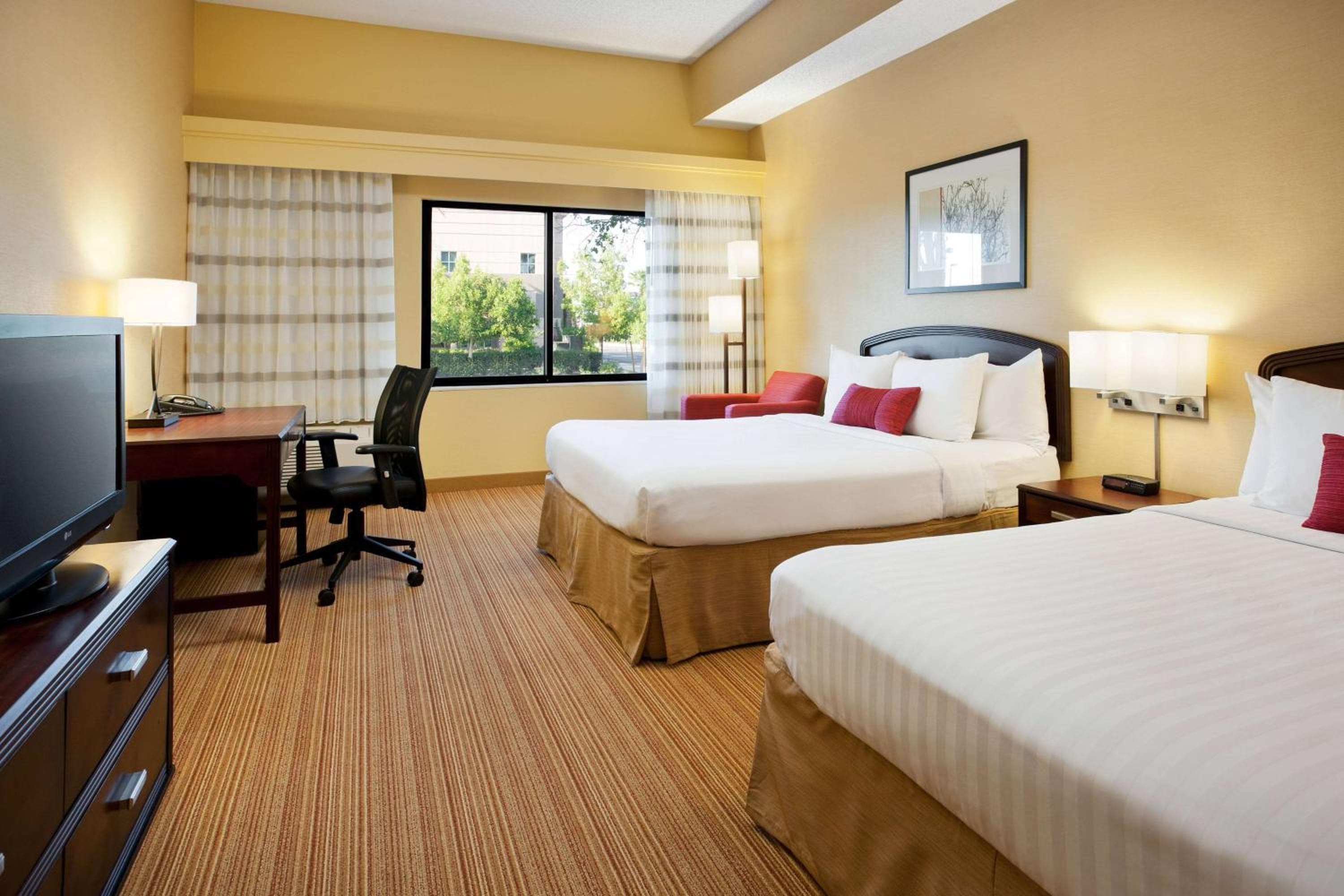 Sonesta Select Las Vegas Summerlin — 8