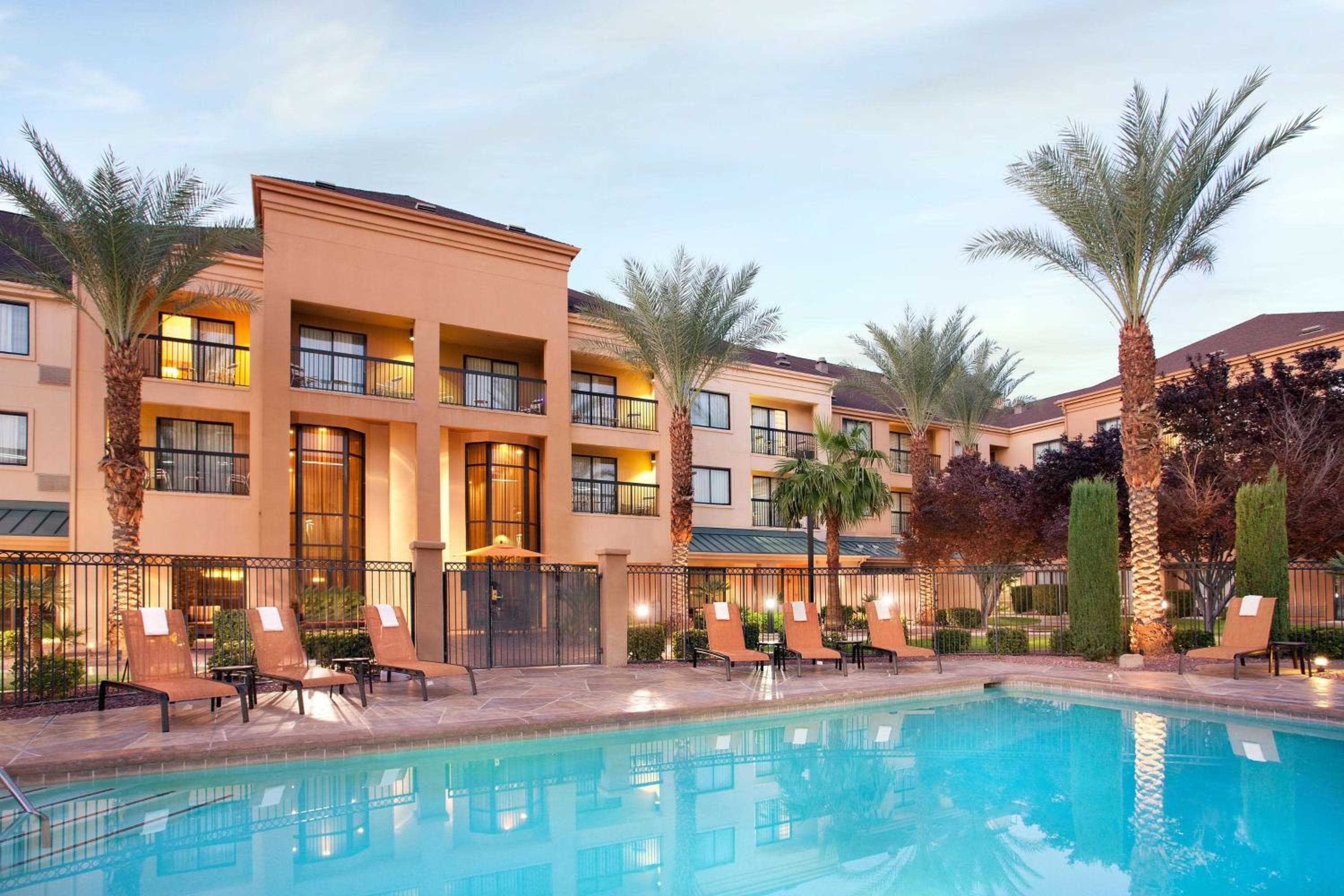Sonesta Select Las Vegas Summerlin — 17