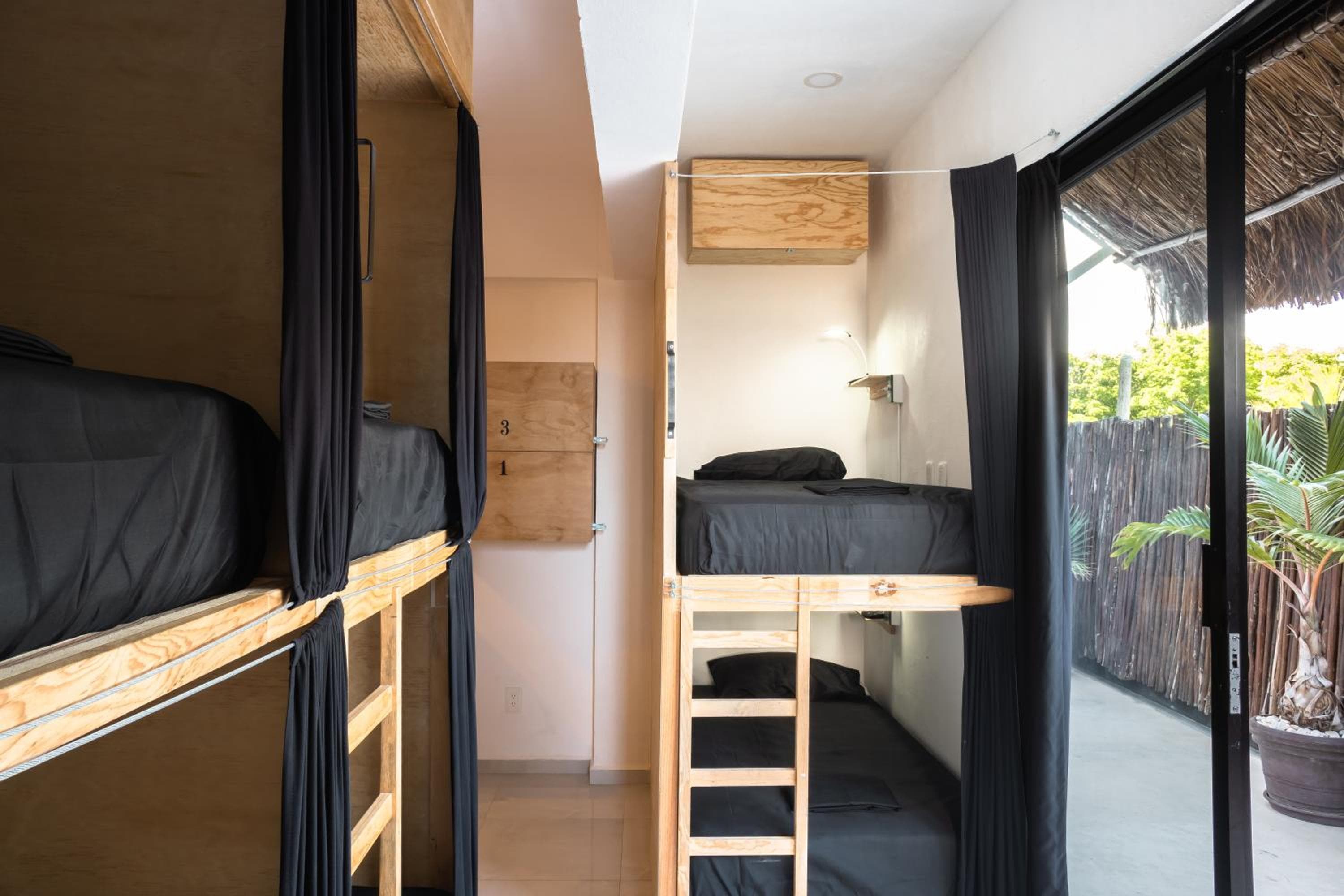 Maui Hostels Playa del Carmen — 2
