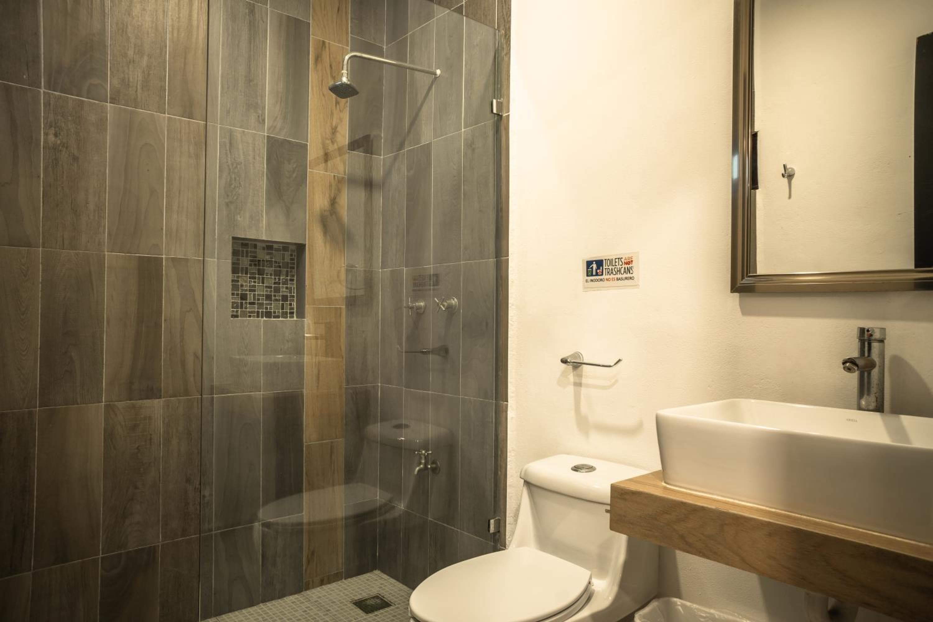 Maui Hostels Playa del Carmen — 26