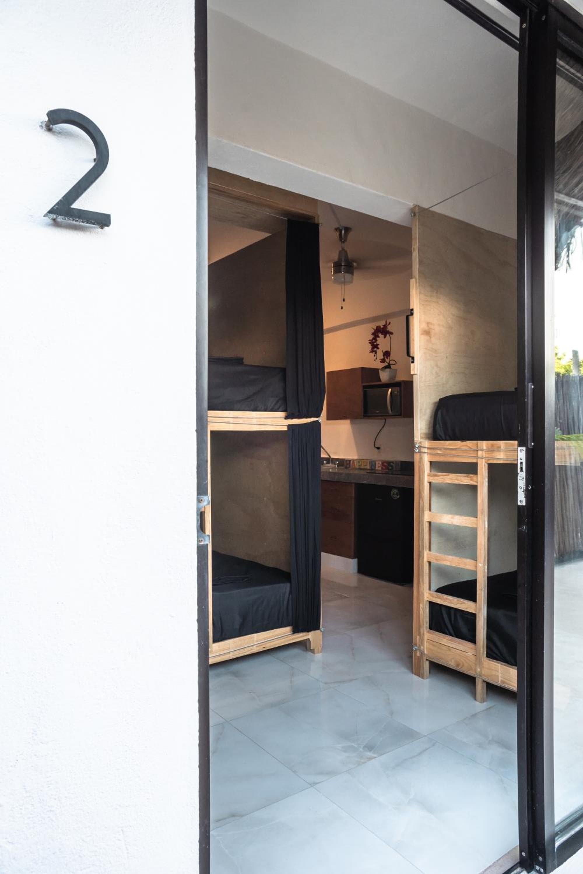 Maui Hostels Playa del Carmen — 11
