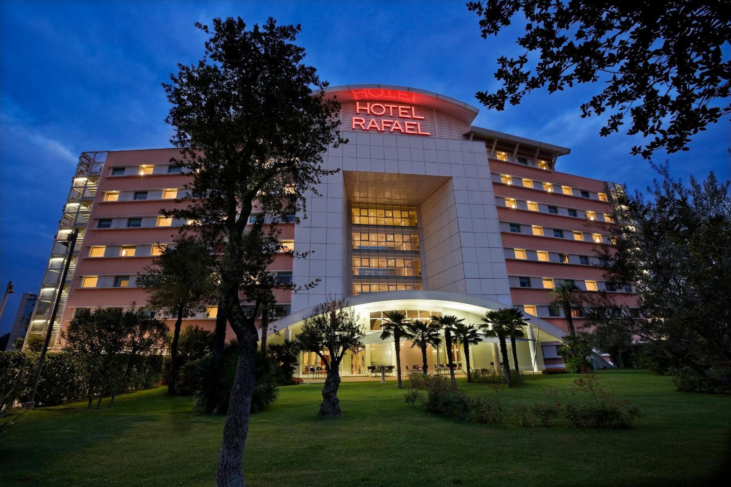 Hotel Rafael — 1