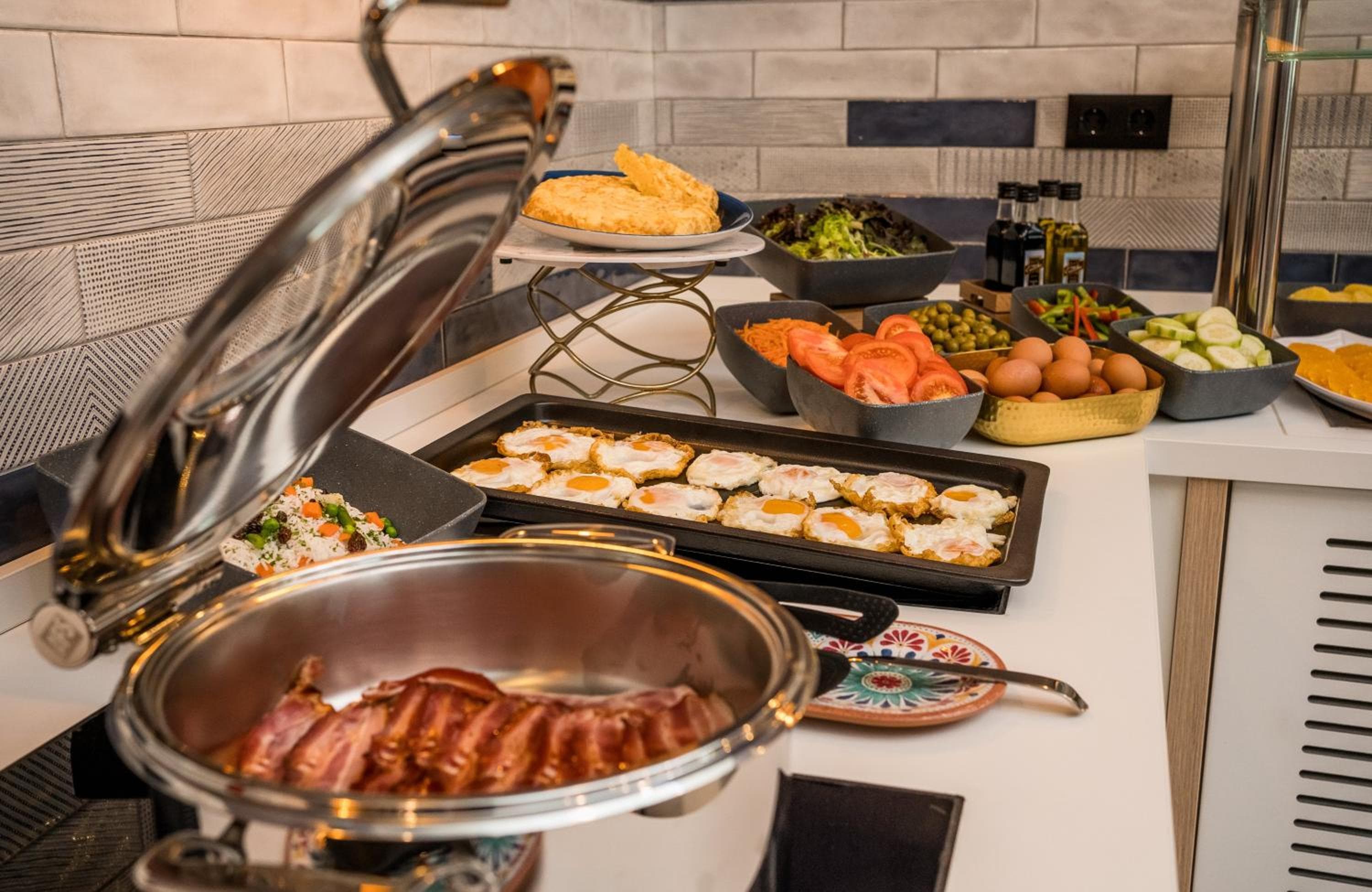 Leonardo Royal Hotel Barcelona Fira — 24